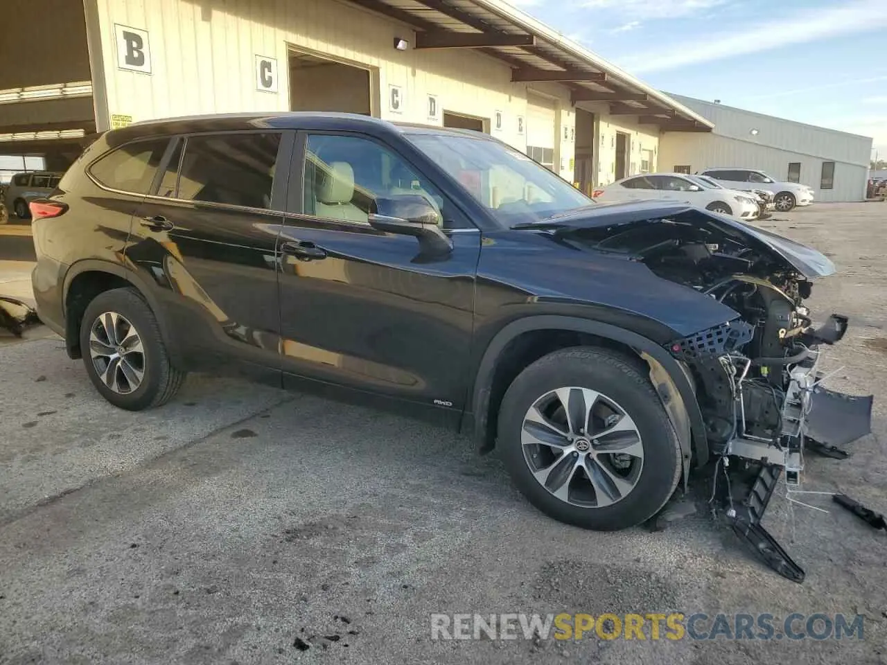 4 fotografías del automóvil dañado 5TDKBRCH5PS594214 TOYOTA HIGHLANDER 2023