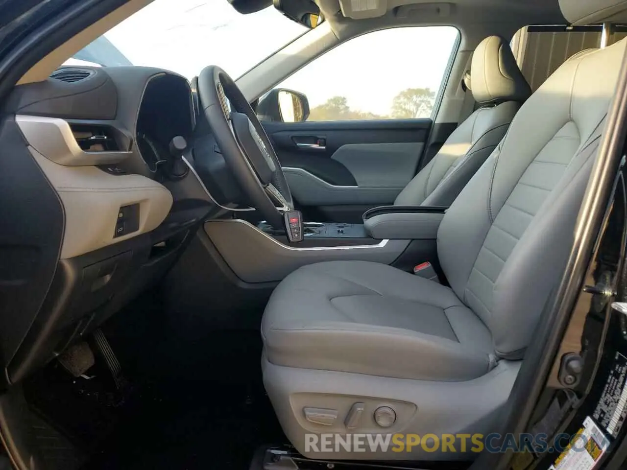 7 fotografías del automóvil dañado 5TDKBRCH5PS594214 TOYOTA HIGHLANDER 2023