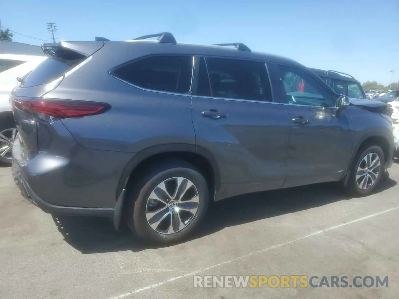 3 fotografías del automóvil dañado 5TDKBRCH7PS599799 TOYOTA HIGHLANDER 2023