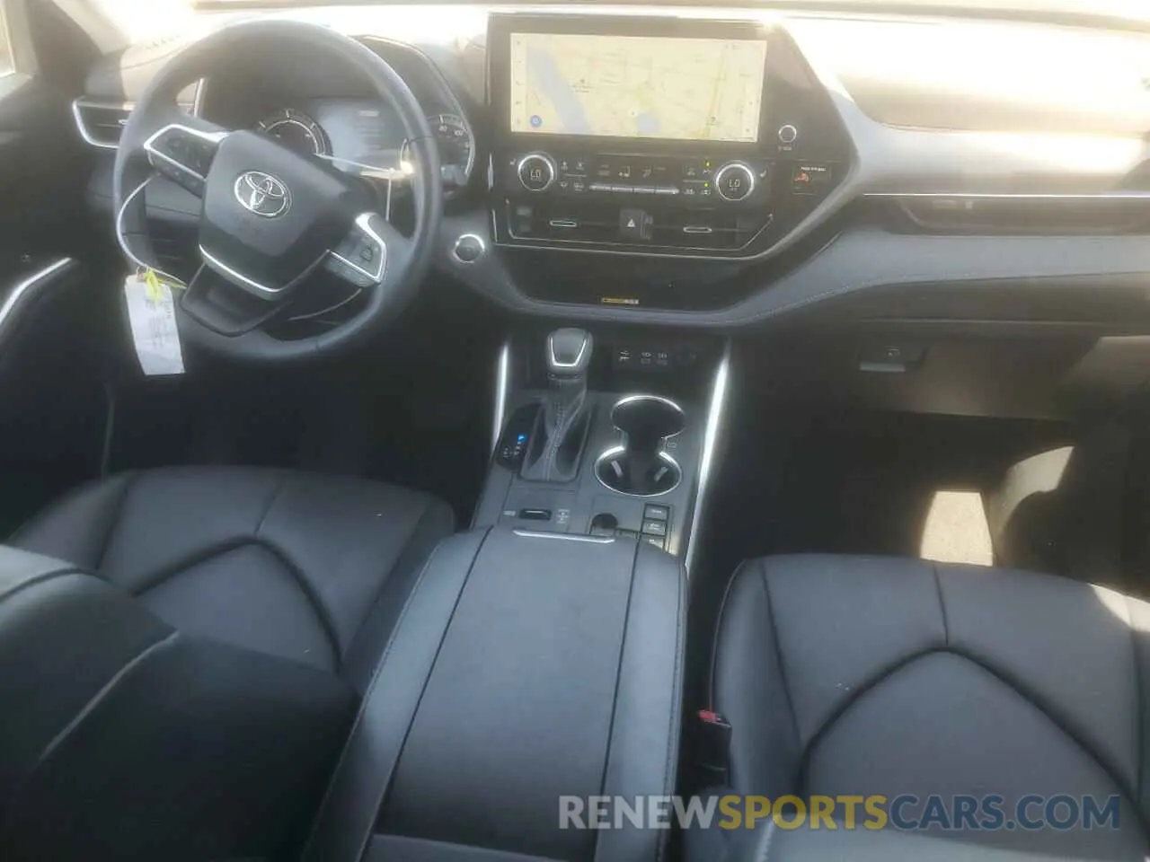 8 fotografías del automóvil dañado 5TDKBRCH7PS599799 TOYOTA HIGHLANDER 2023