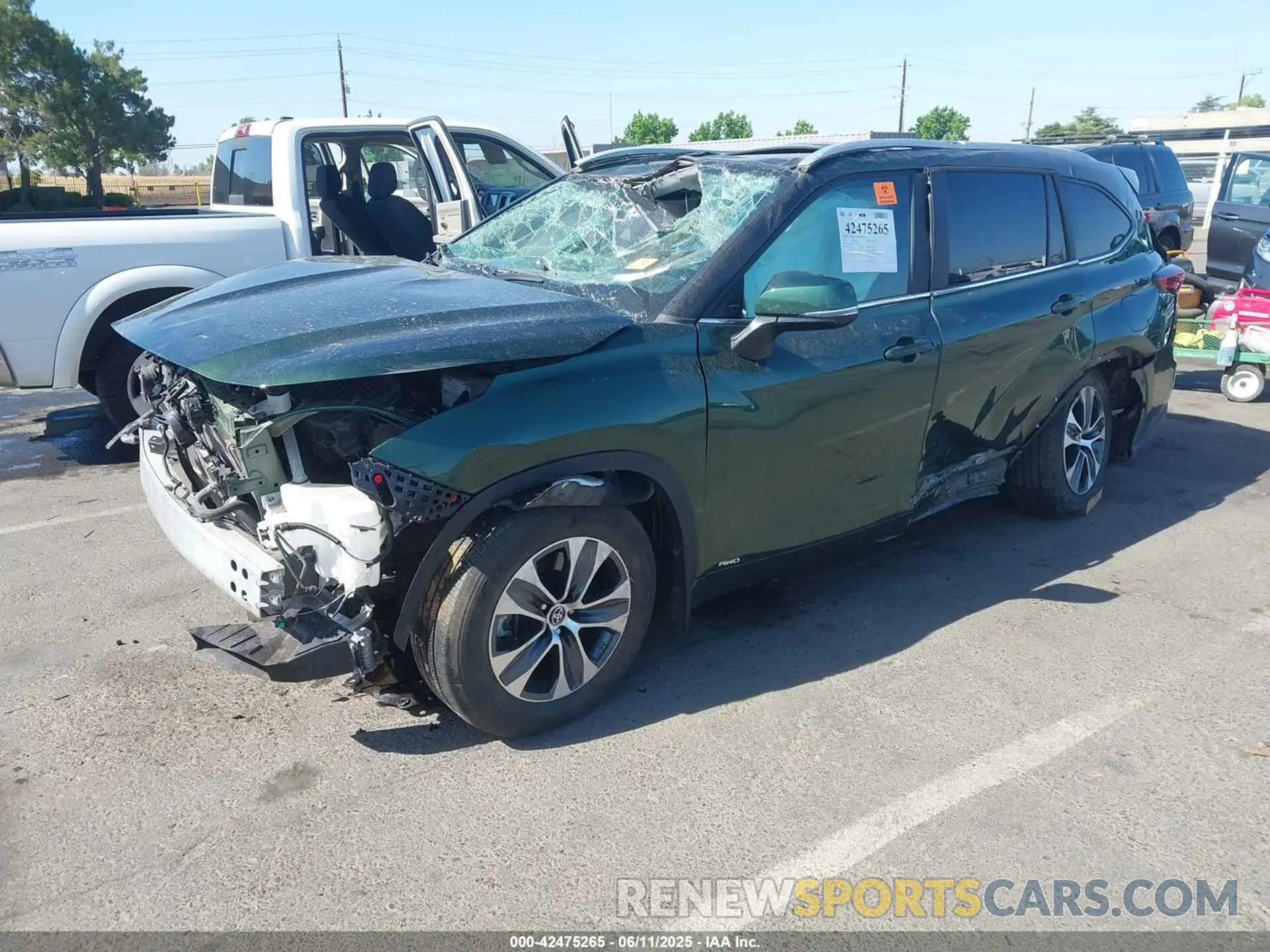 2 fotografías del automóvil dañado 5TDKBRCHXPS570880 TOYOTA HIGHLANDER 2023
