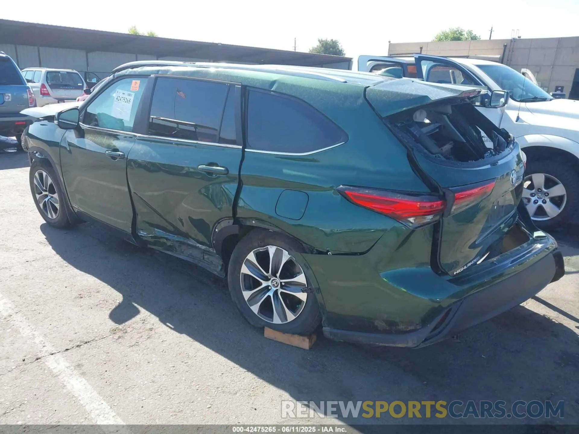 3 fotografías del automóvil dañado 5TDKBRCHXPS570880 TOYOTA HIGHLANDER 2023