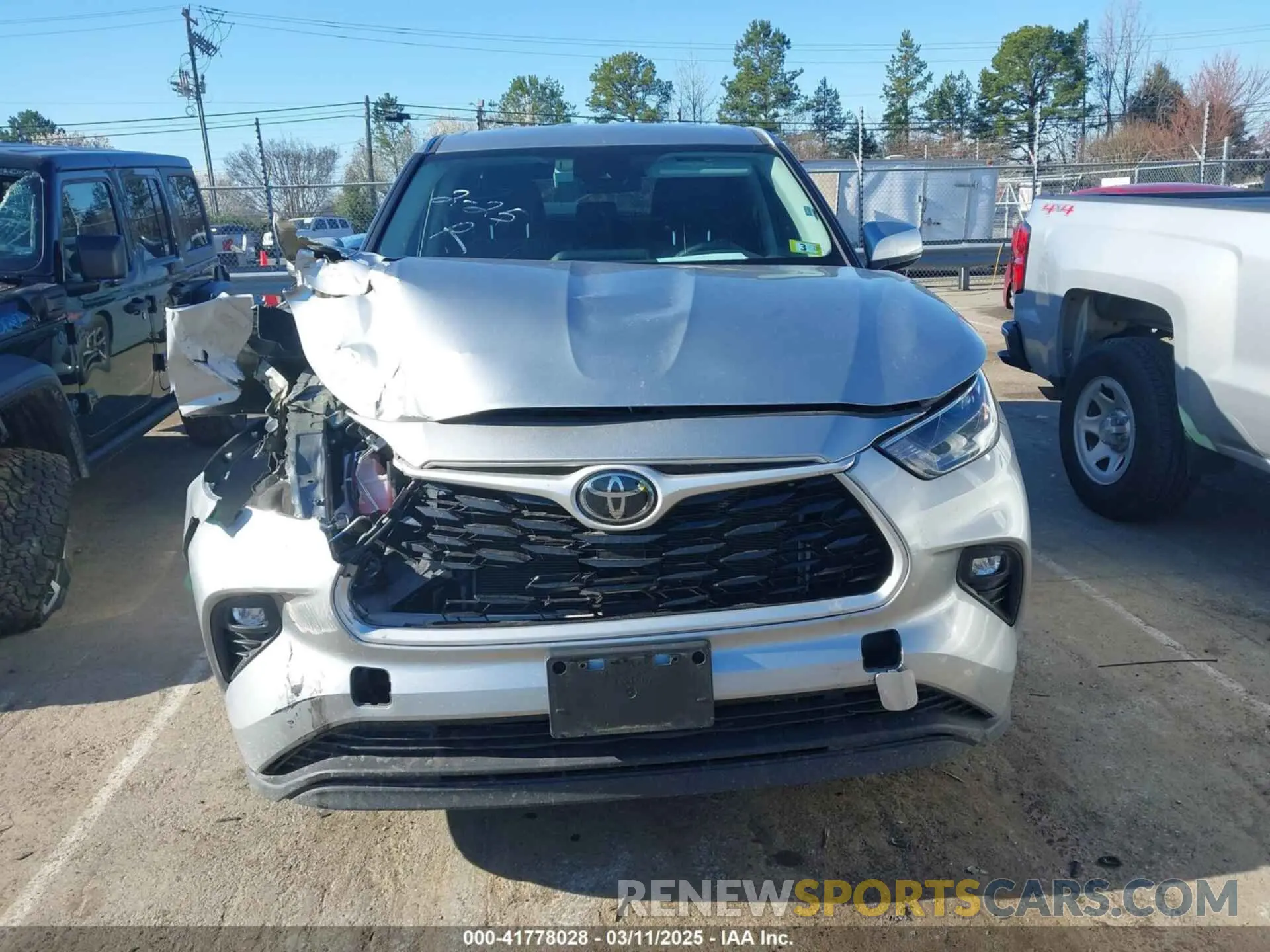 12 fotografías del automóvil dañado 5TDKDRAH0PS000979 TOYOTA HIGHLANDER 2023