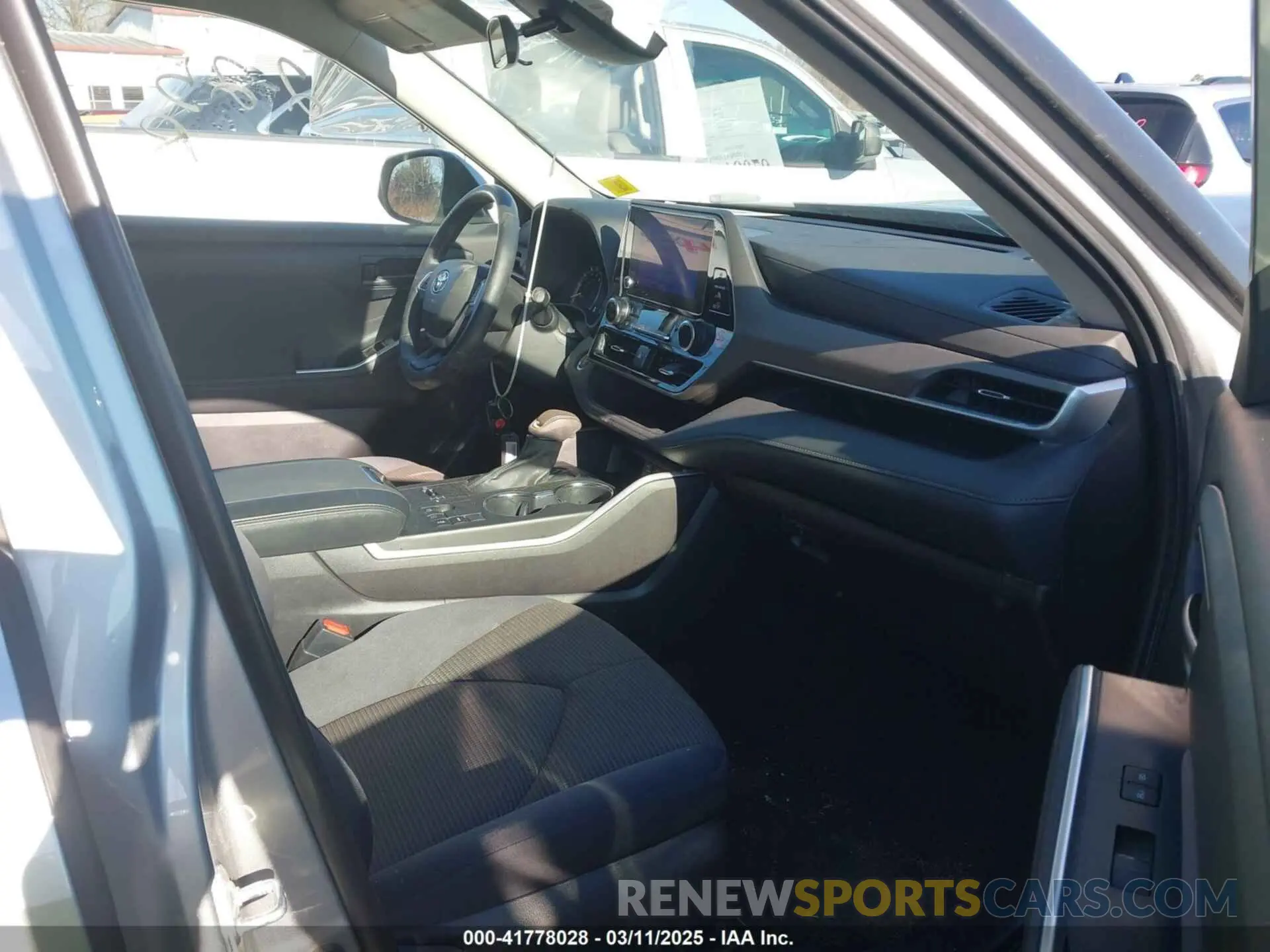 5 fotografías del automóvil dañado 5TDKDRAH0PS000979 TOYOTA HIGHLANDER 2023