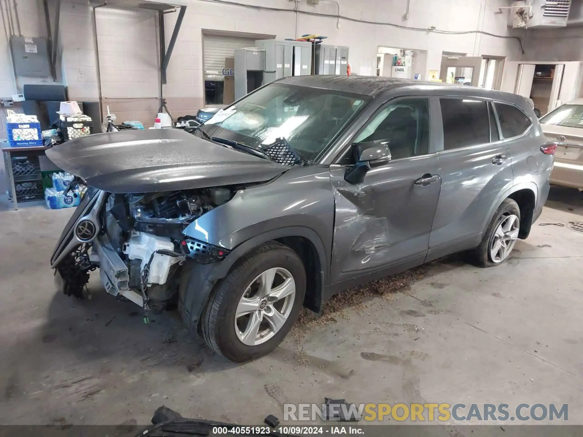 2 fotografías del automóvil dañado 5TDKDRAH0PS046893 TOYOTA HIGHLANDER 2023
