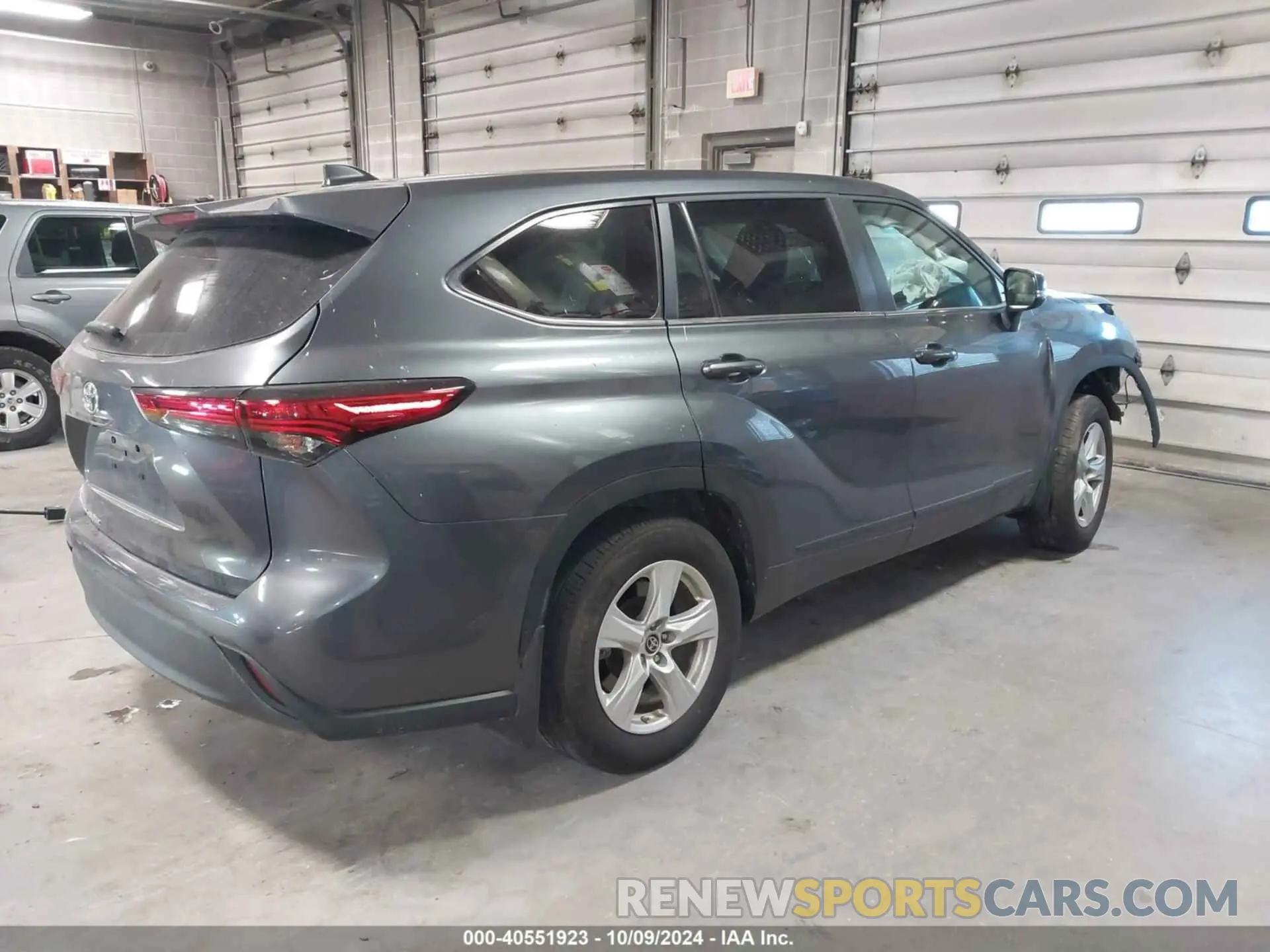 4 fotografías del automóvil dañado 5TDKDRAH0PS046893 TOYOTA HIGHLANDER 2023
