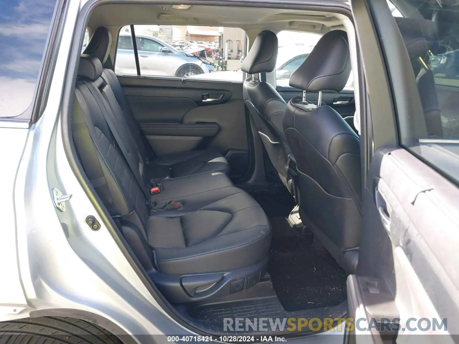 8 fotografías del automóvil dañado 5TDKDRAH0PS505436 TOYOTA HIGHLANDER 2023