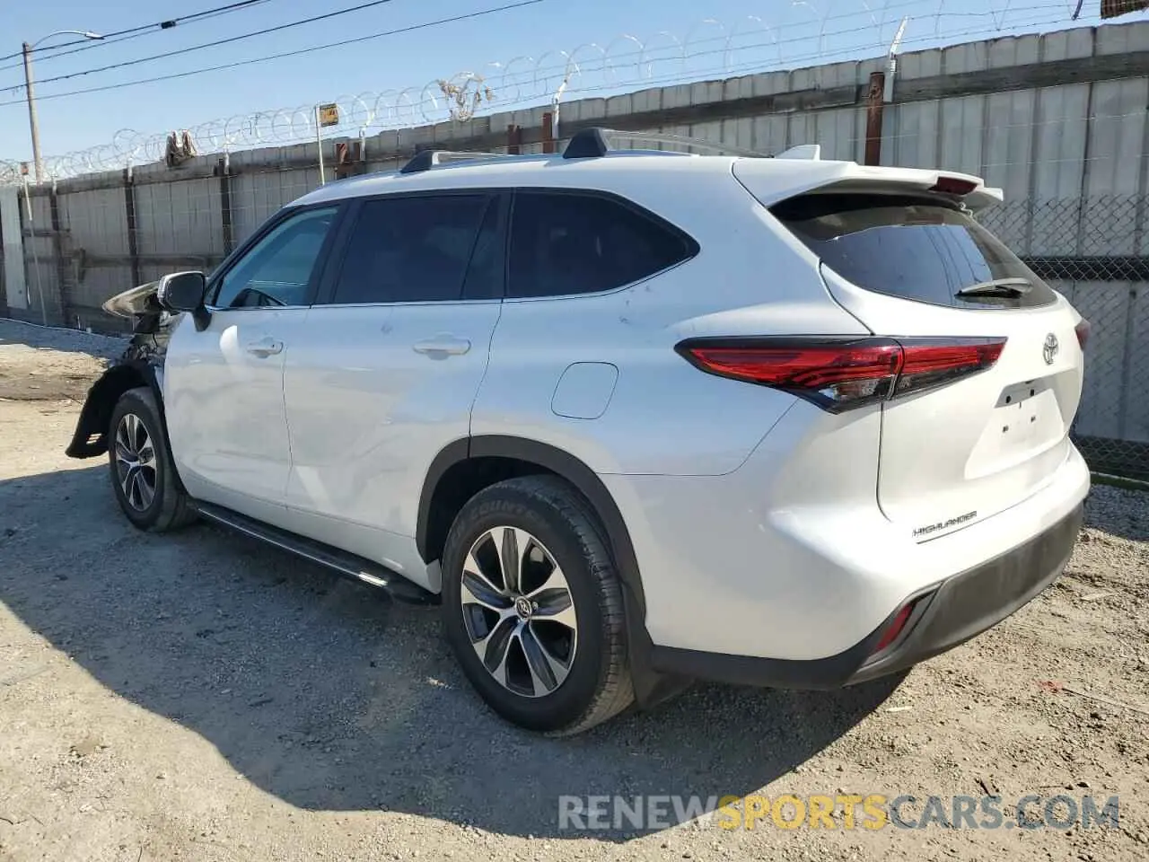 2 fotografías del automóvil dañado 5TDKDRAH1PS031268 TOYOTA HIGHLANDER 2023