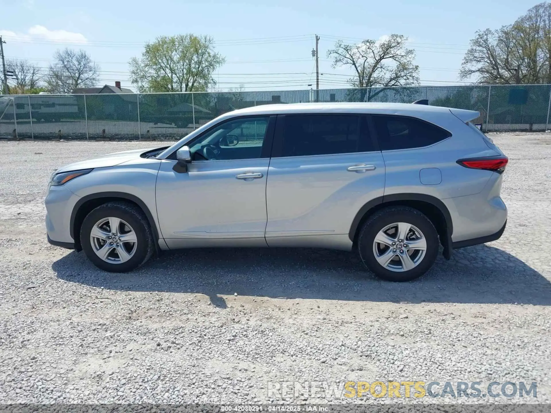 14 fotografías del automóvil dañado 5TDKDRAH1PS048393 TOYOTA HIGHLANDER 2023