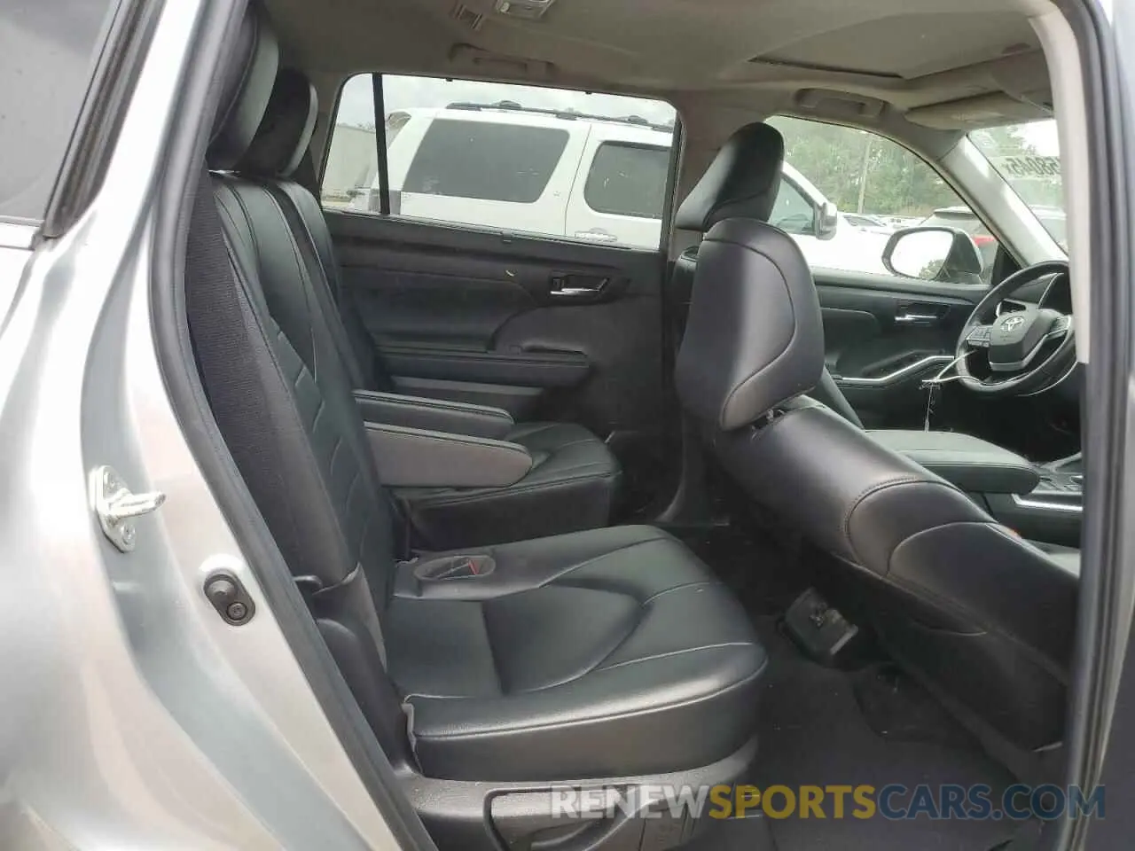 11 fotografías del automóvil dañado 5TDKDRAH2PS005536 TOYOTA HIGHLANDER 2023
