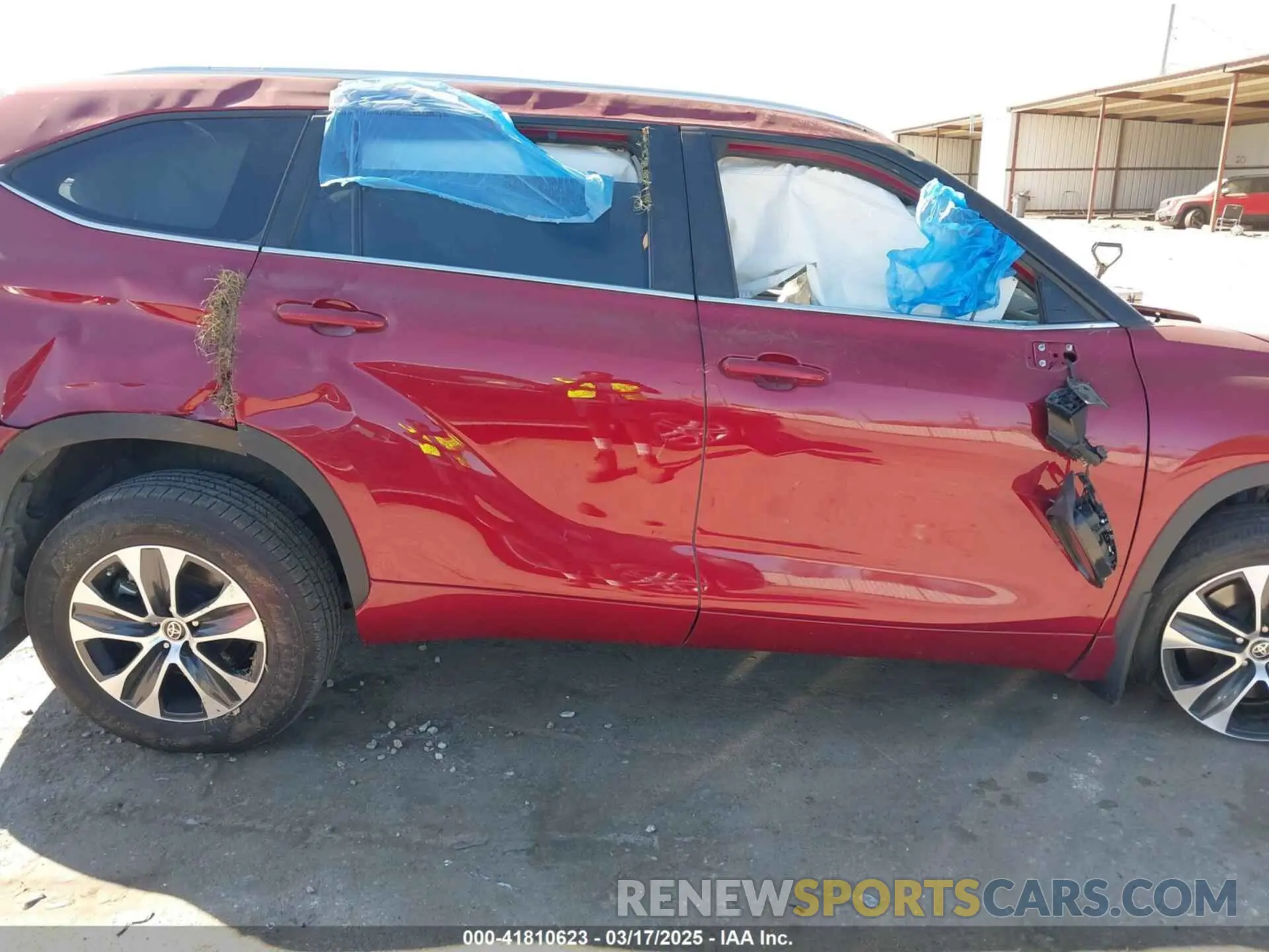 13 fotografías del automóvil dañado 5TDKDRAH2PS035765 TOYOTA HIGHLANDER 2023
