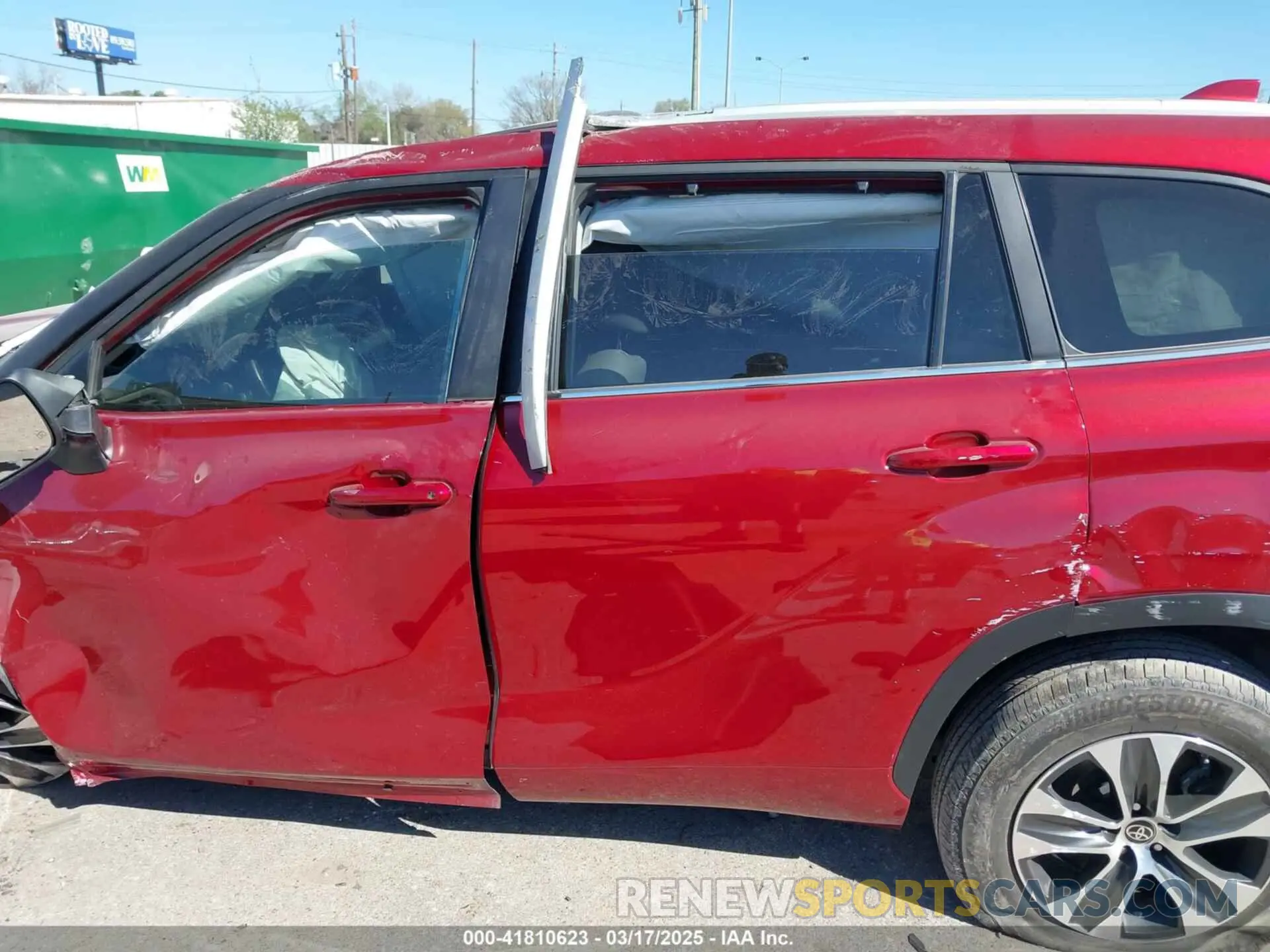 14 fotografías del automóvil dañado 5TDKDRAH2PS035765 TOYOTA HIGHLANDER 2023