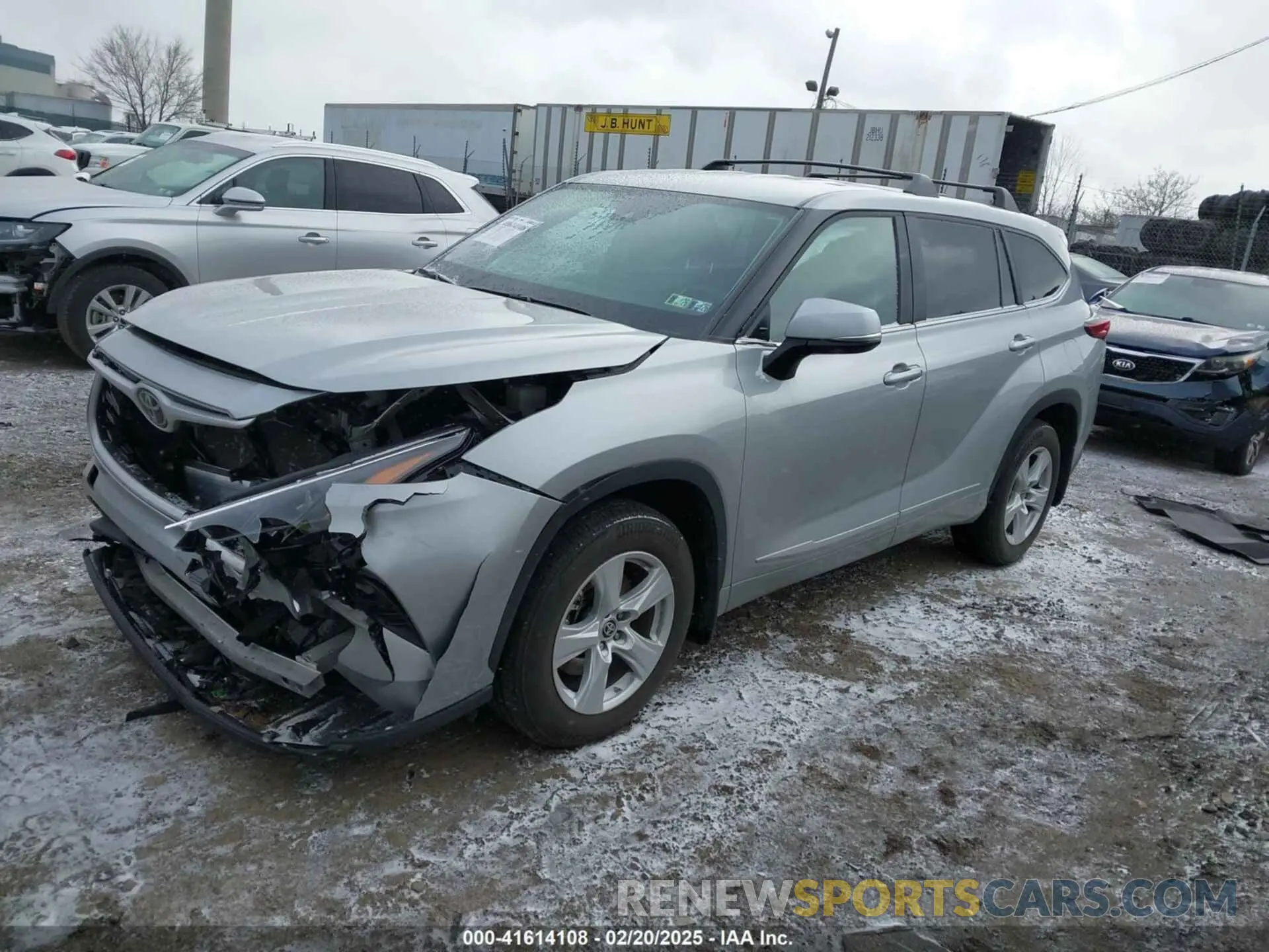 2 fotografías del automóvil dañado 5TDKDRAH2PS503946 TOYOTA HIGHLANDER 2023