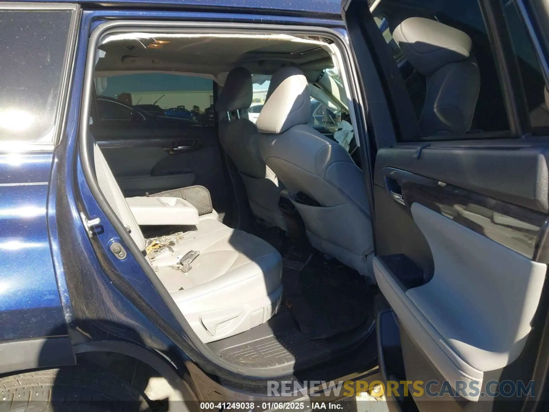 8 fotografías del automóvil dañado 5TDKDRAH3PS006839 TOYOTA HIGHLANDER 2023