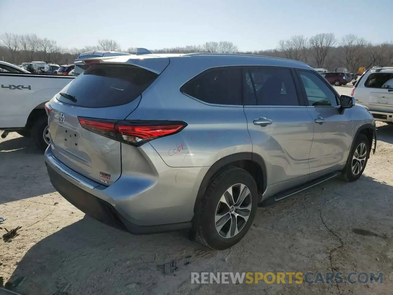 3 fotografías del automóvil dañado 5TDKDRAH3PS011717 TOYOTA HIGHLANDER 2023