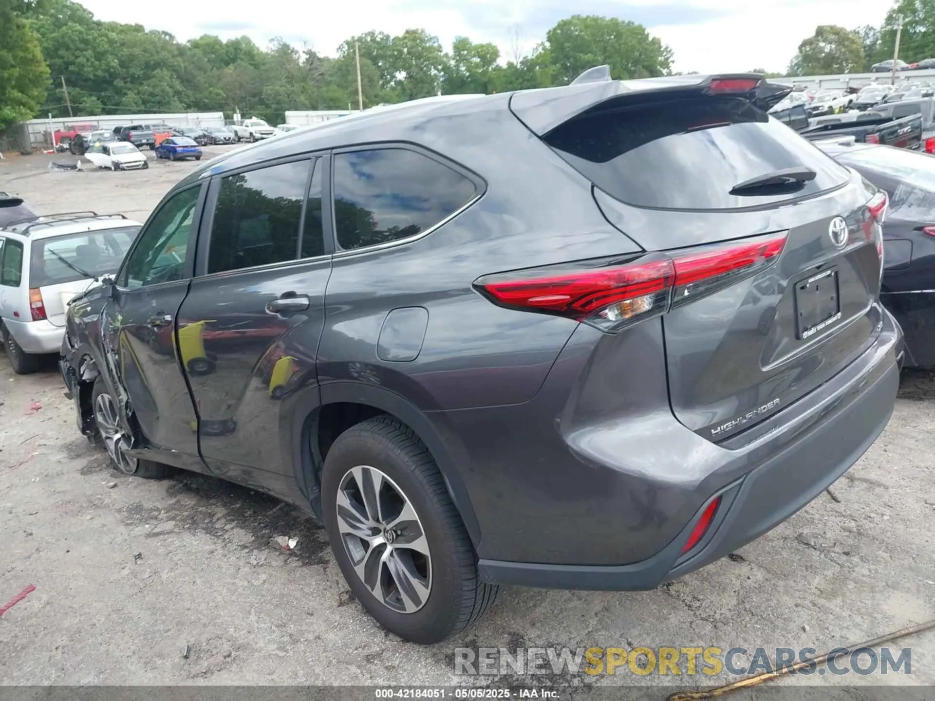 3 fotografías del automóvil dañado 5TDKDRAH3PS013161 TOYOTA HIGHLANDER 2023