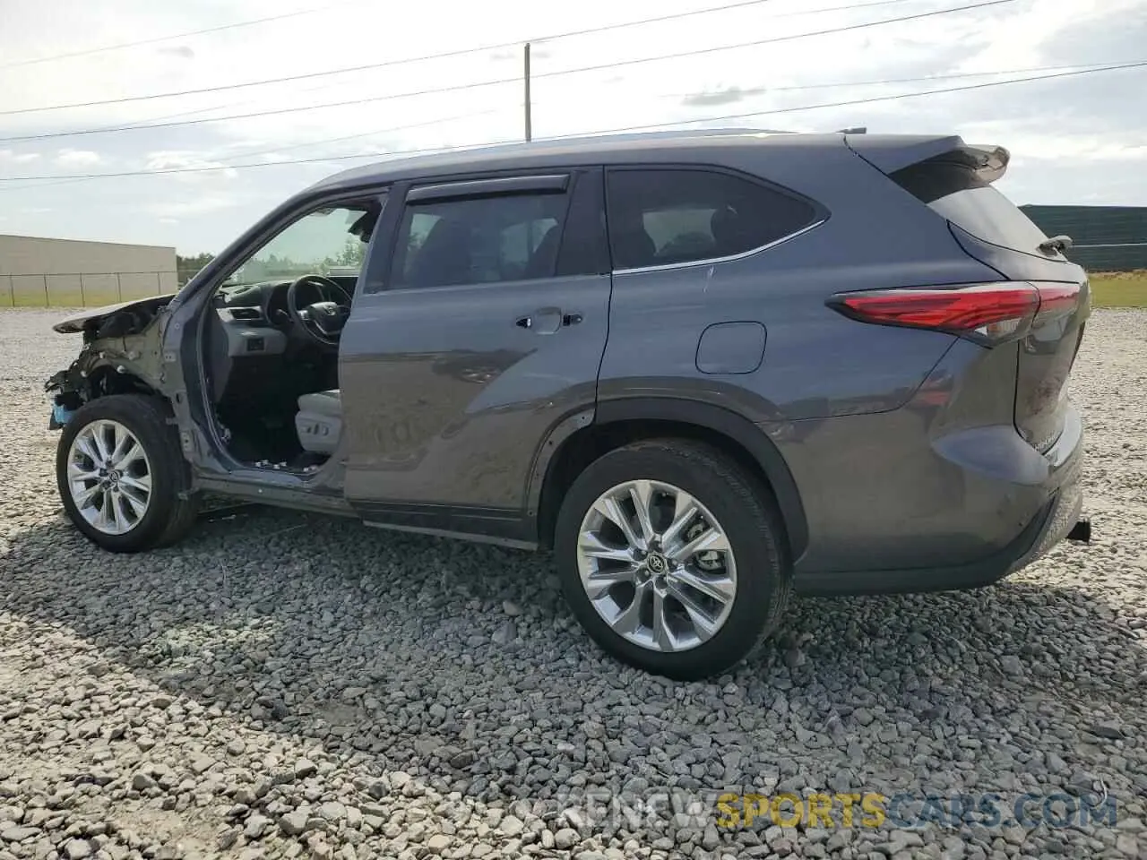 2 fotografías del automóvil dañado 5TDKDRAH3PS018604 TOYOTA HIGHLANDER 2023