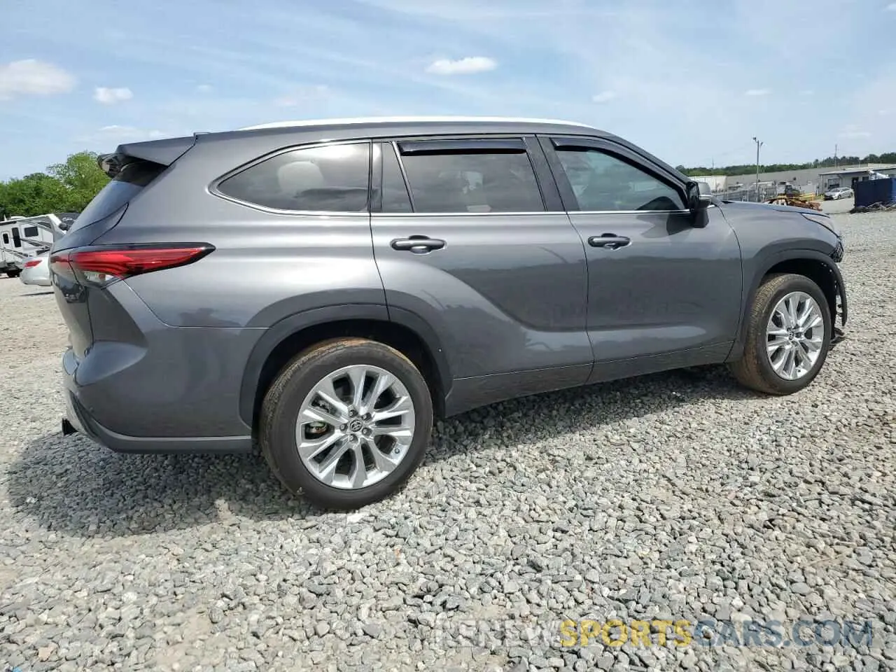 3 fotografías del automóvil dañado 5TDKDRAH3PS018604 TOYOTA HIGHLANDER 2023