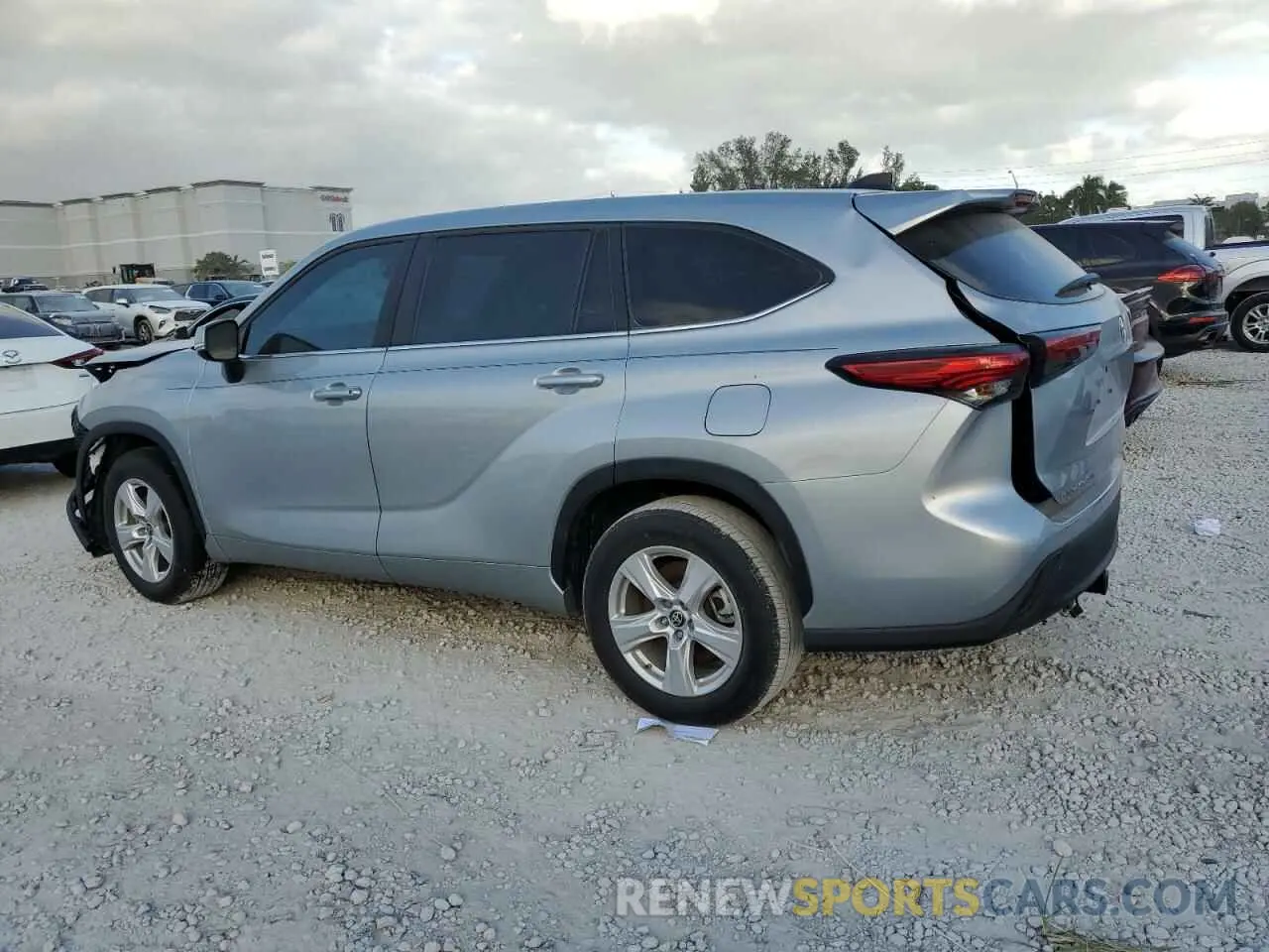 2 fotografías del automóvil dañado 5TDKDRAH3PS039131 TOYOTA HIGHLANDER 2023