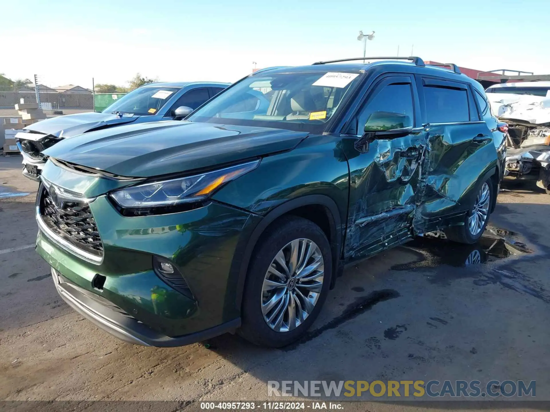 2 fotografías del automóvil dañado 5TDKDRAH3PS509402 TOYOTA HIGHLANDER 2023