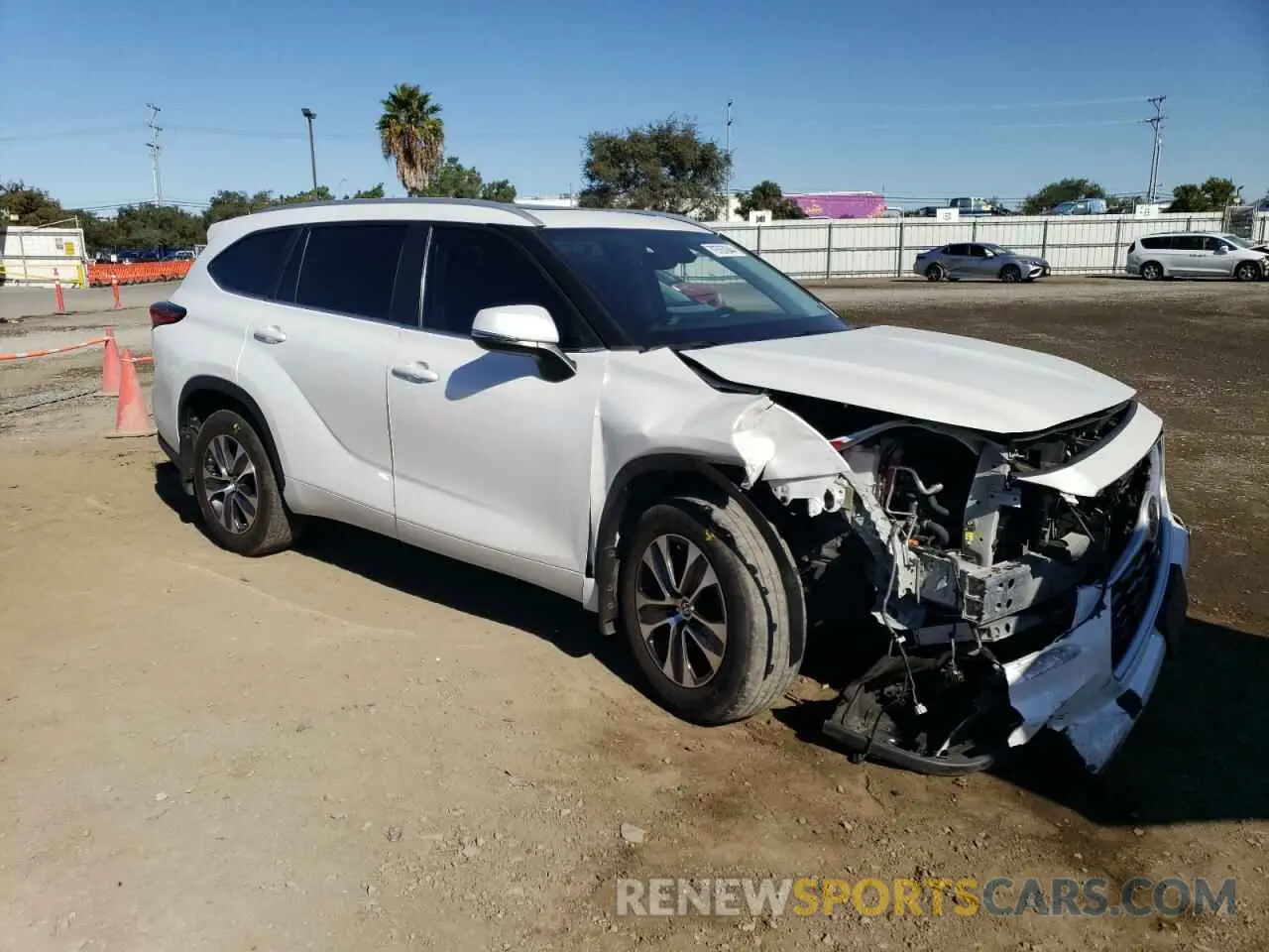 4 fotografías del automóvil dañado 5TDKDRAH4PS006008 TOYOTA HIGHLANDER 2023