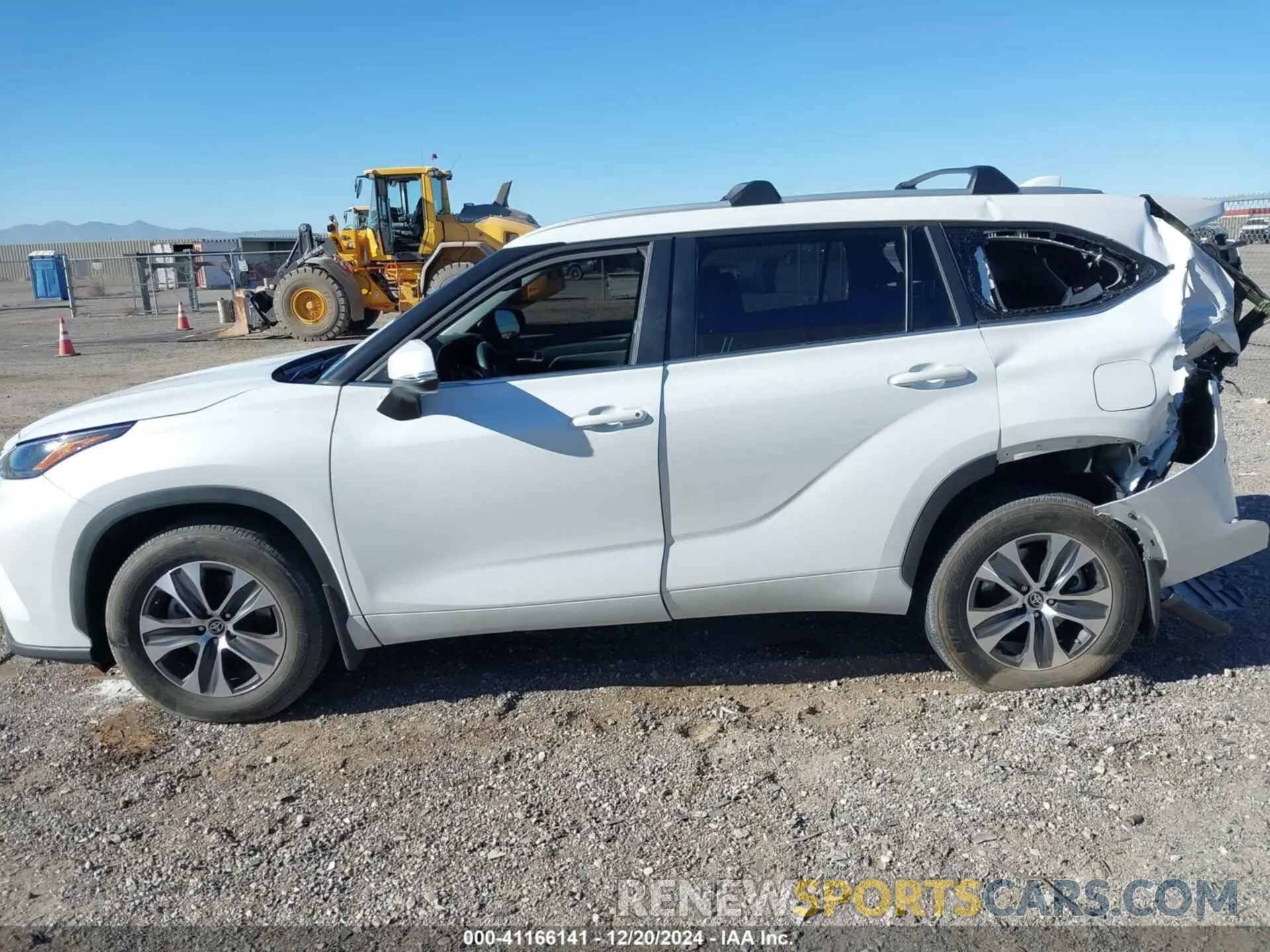 13 fotografías del automóvil dañado 5TDKDRAH4PS025609 TOYOTA HIGHLANDER 2023