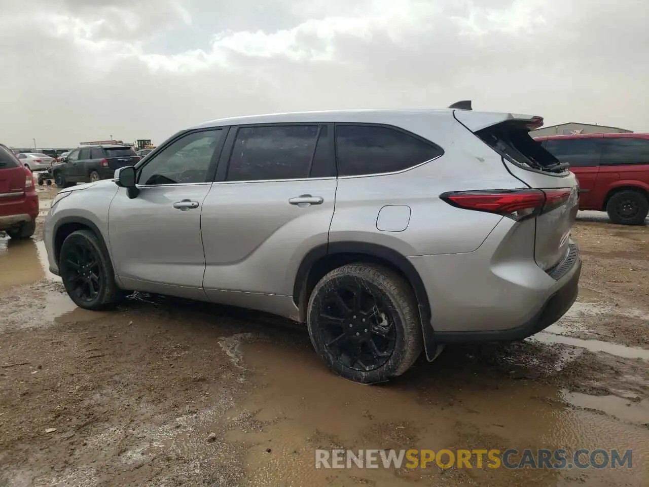 2 fotografías del automóvil dañado 5TDKDRAH4PS027540 TOYOTA HIGHLANDER 2023