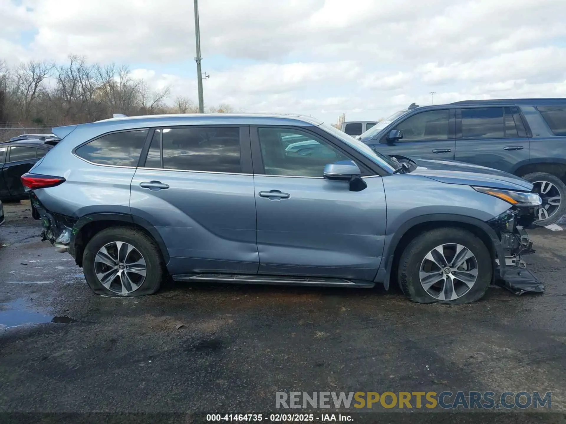 13 fotografías del automóvil dañado 5TDKDRAH4PS028204 TOYOTA HIGHLANDER 2023