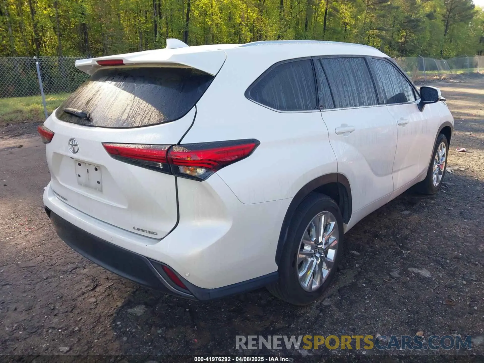 4 fotografías del automóvil dañado 5TDKDRAH5PS005966 TOYOTA HIGHLANDER 2023
