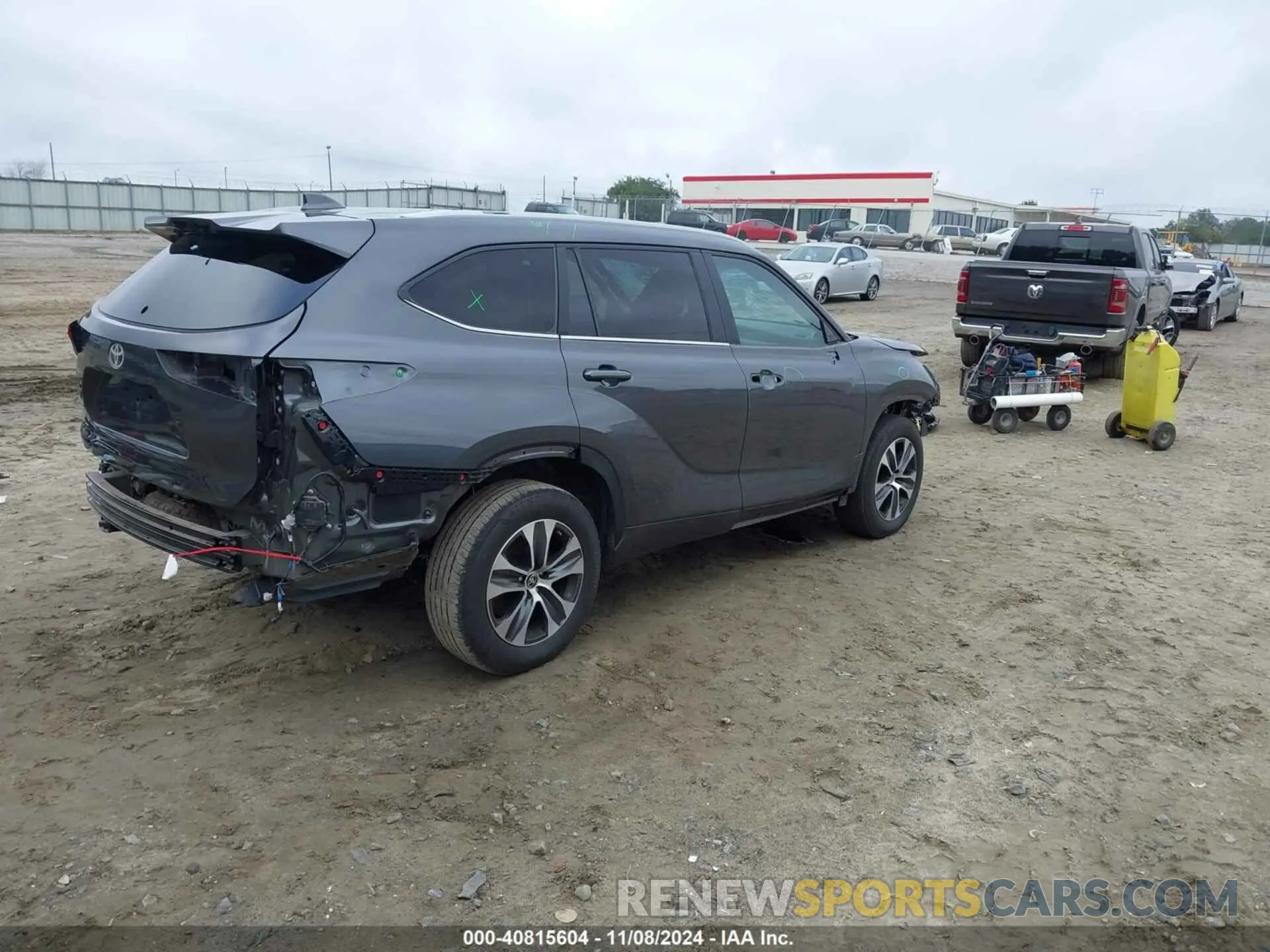 4 fotografías del automóvil dañado 5TDKDRAH5PS032214 TOYOTA HIGHLANDER 2023