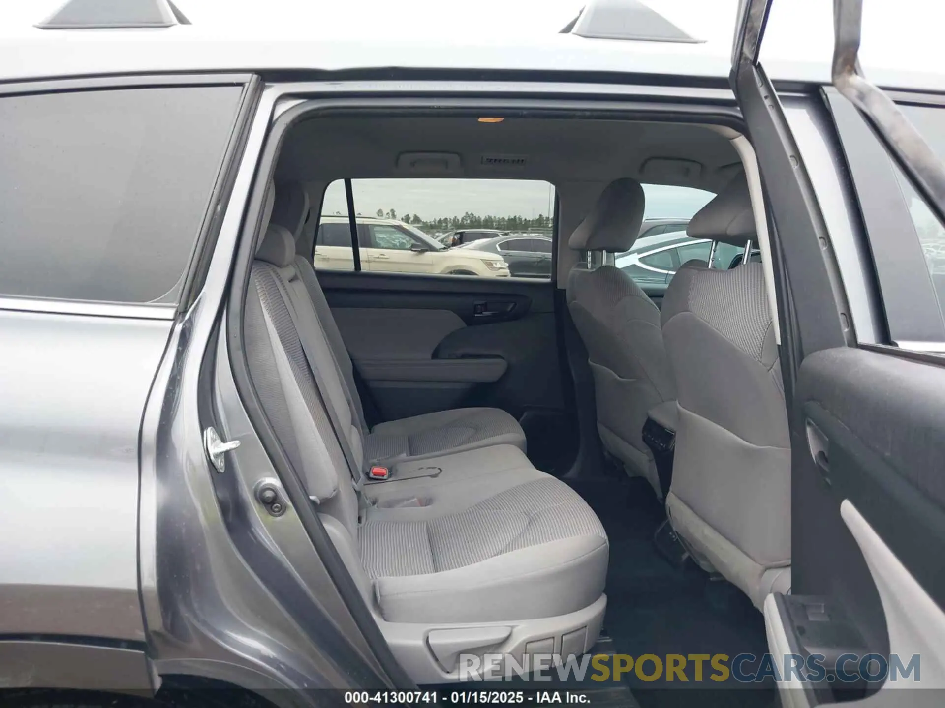 8 fotografías del automóvil dañado 5TDKDRAH5PS509207 TOYOTA HIGHLANDER 2023