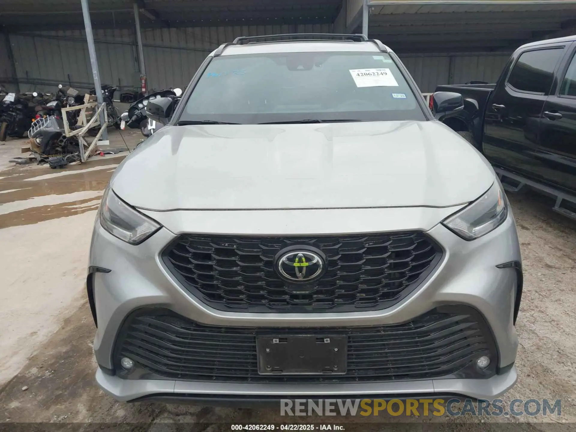 12 fotografías del automóvil dañado 5TDKDRAH5PS527304 TOYOTA HIGHLANDER 2023