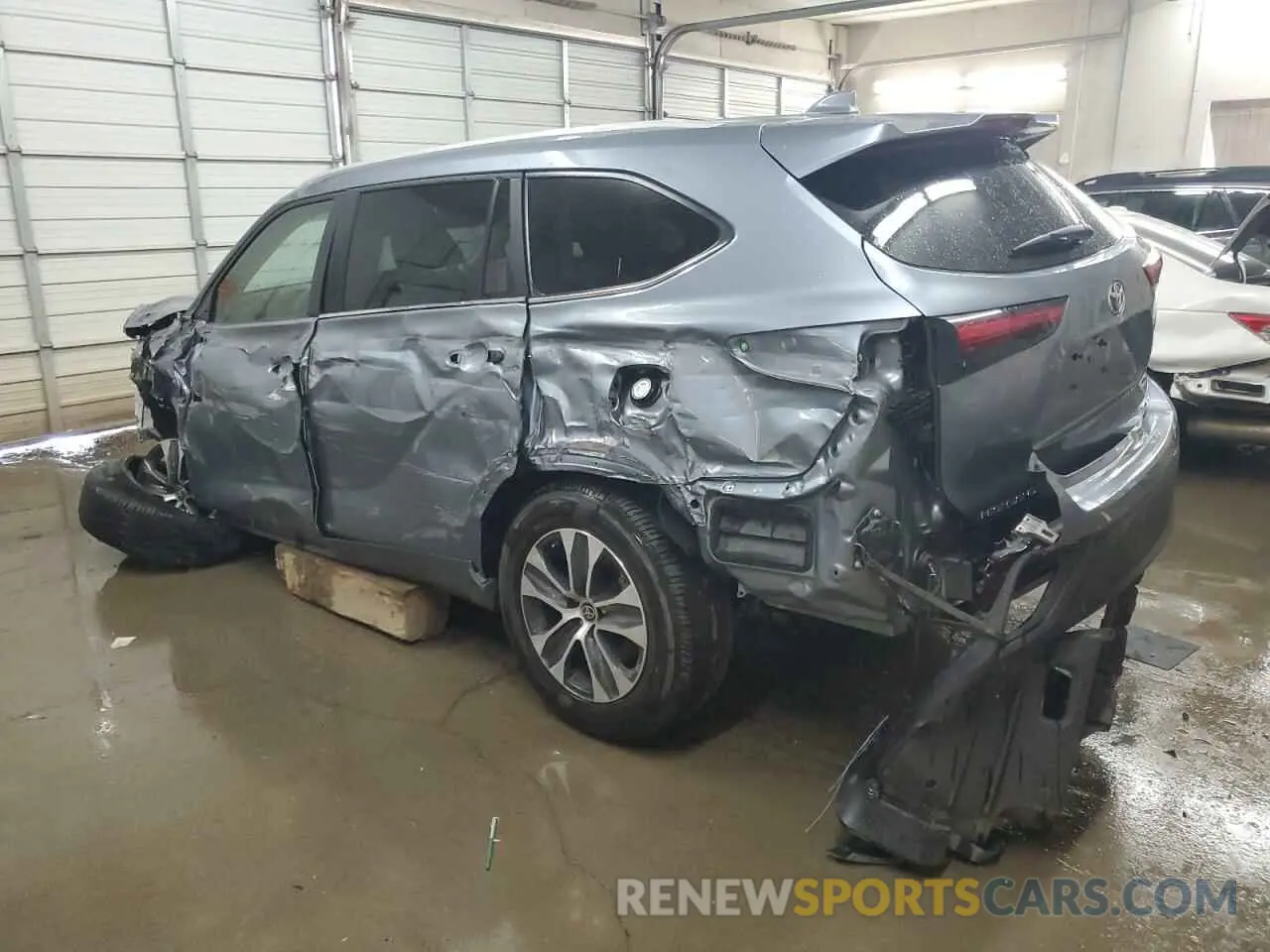 2 fotografías del automóvil dañado 5TDKDRAH6PS001750 TOYOTA HIGHLANDER 2023