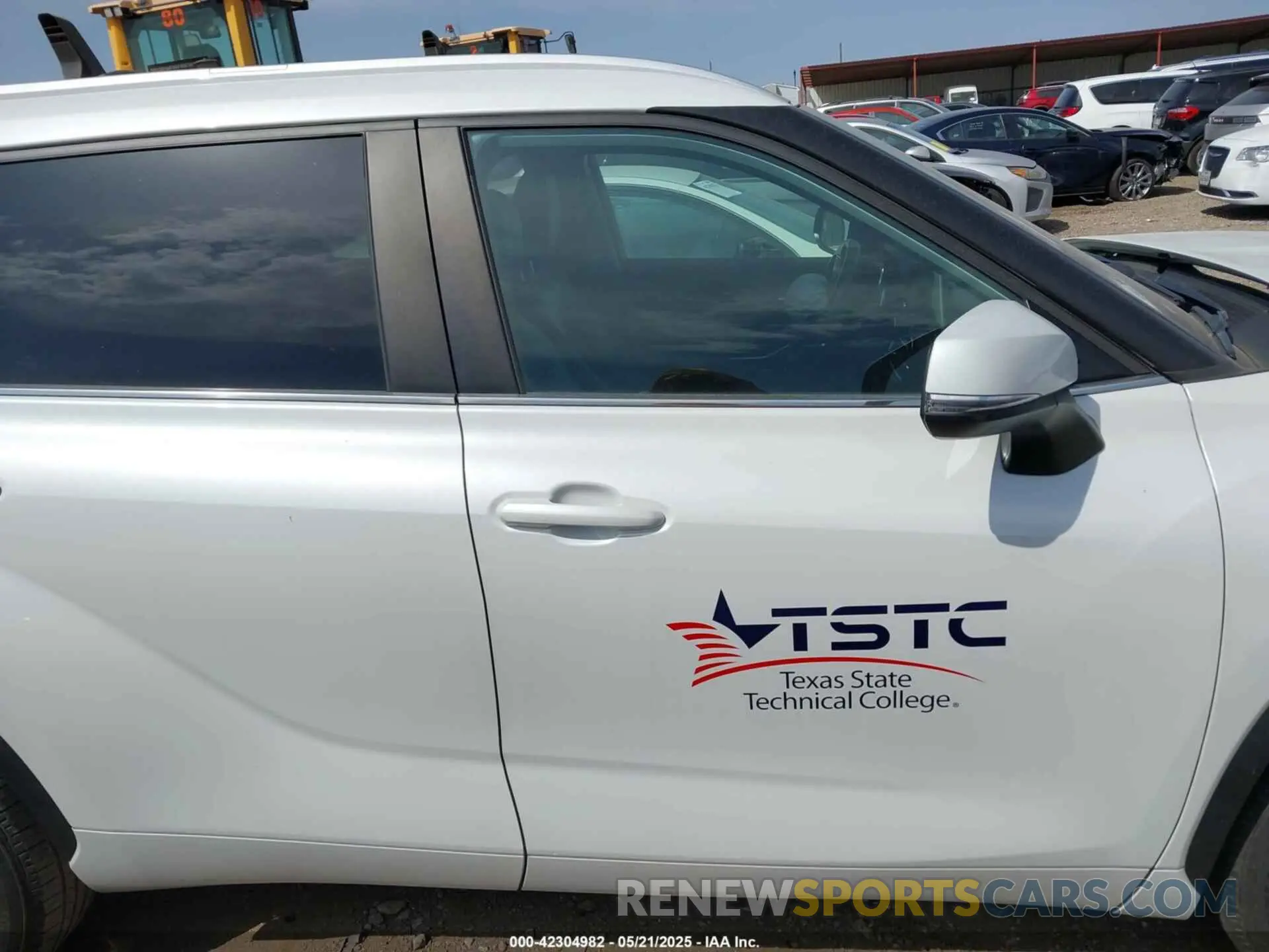 13 fotografías del automóvil dañado 5TDKDRAH6PS007743 TOYOTA HIGHLANDER 2023