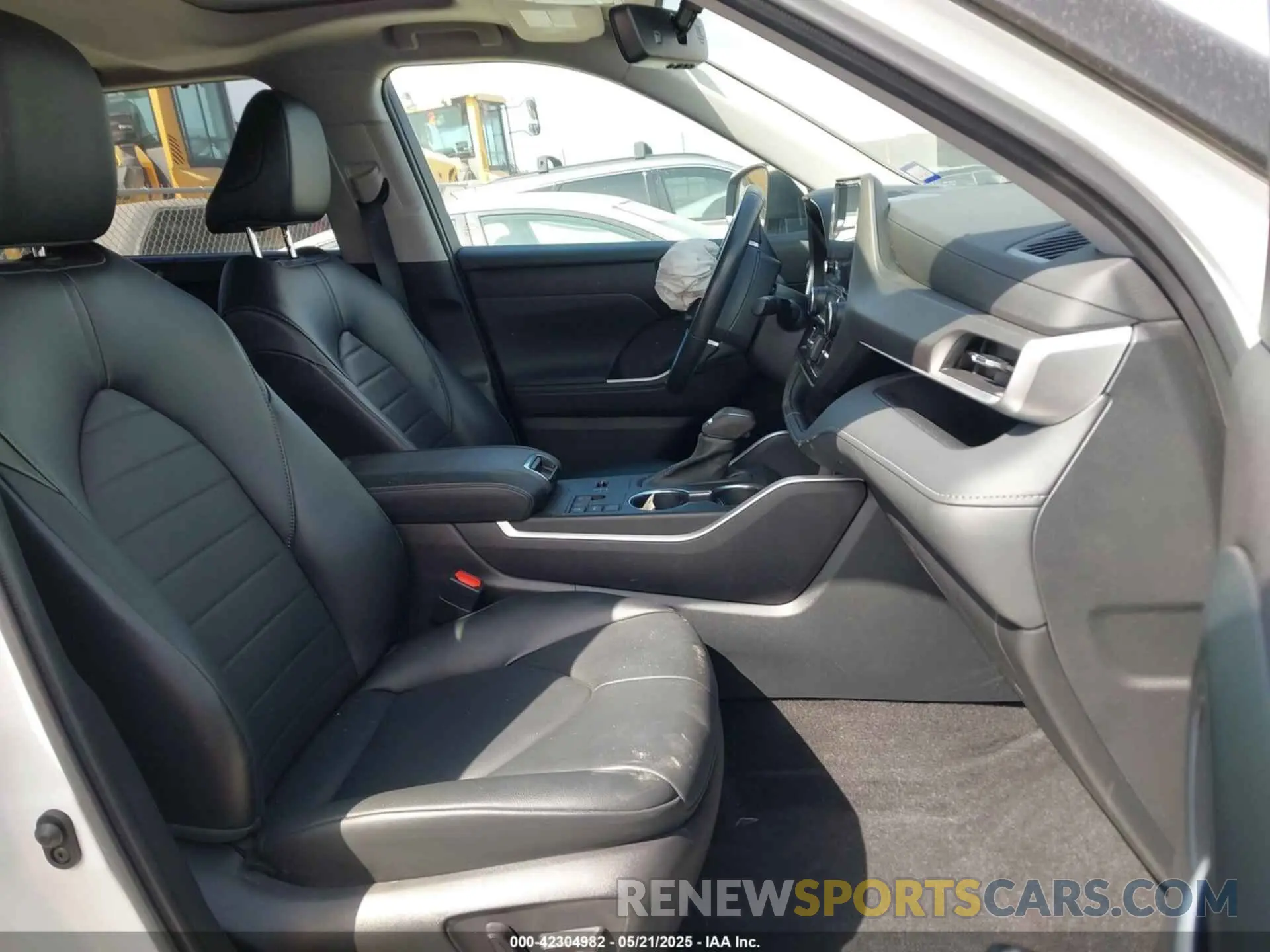 5 fotografías del automóvil dañado 5TDKDRAH6PS007743 TOYOTA HIGHLANDER 2023