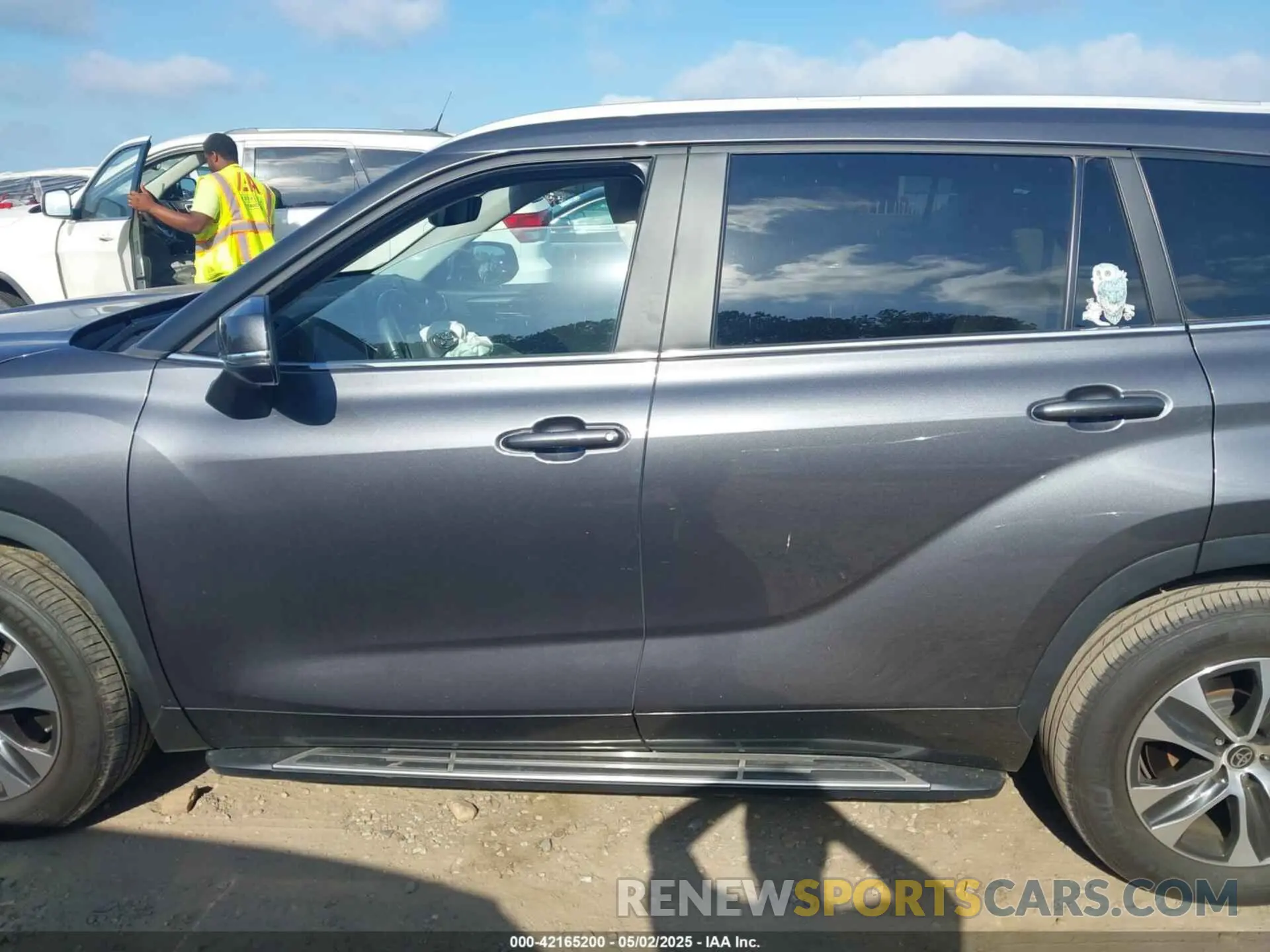 14 fotografías del automóvil dañado 5TDKDRAH6PS039527 TOYOTA HIGHLANDER 2023