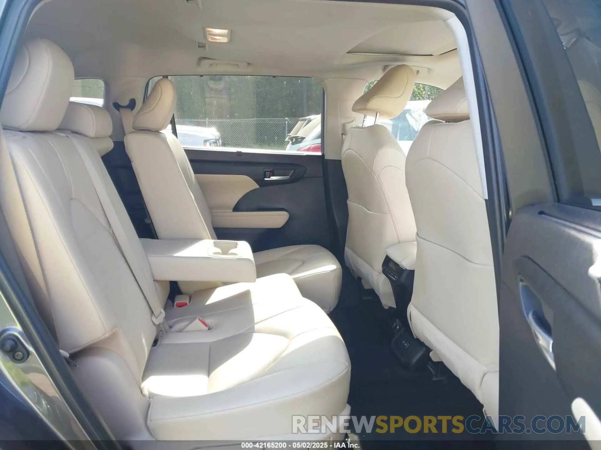 8 fotografías del automóvil dañado 5TDKDRAH6PS039527 TOYOTA HIGHLANDER 2023