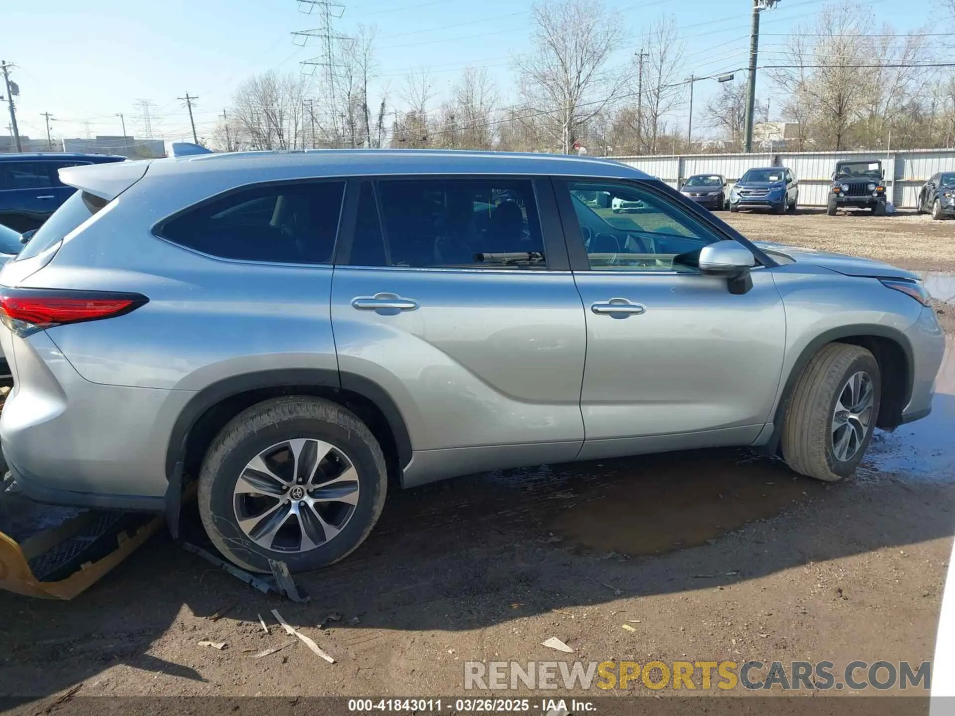 13 fotografías del automóvil dañado 5TDKDRAH6PS526744 TOYOTA HIGHLANDER 2023