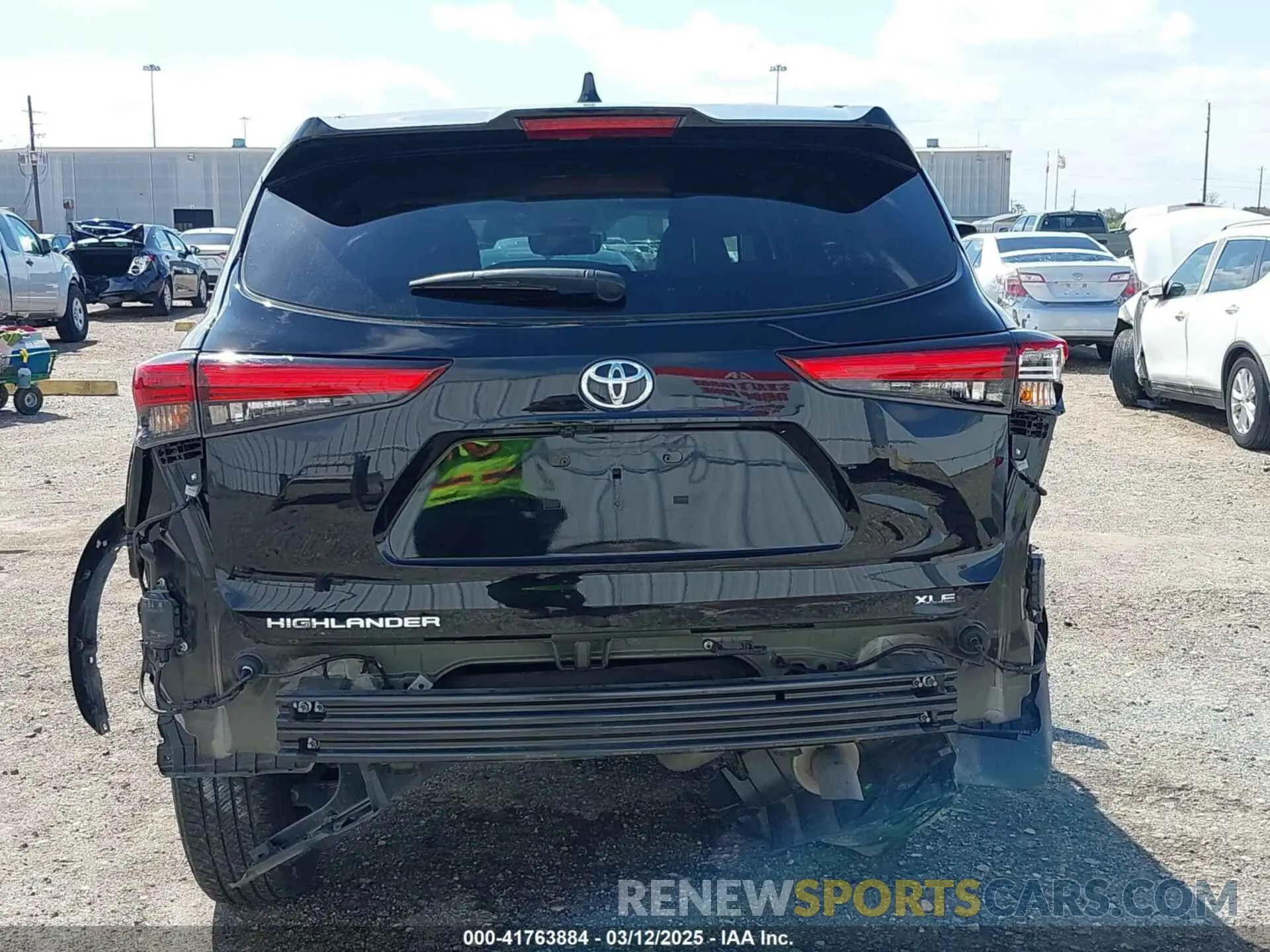 17 fotografías del automóvil dañado 5TDKDRAH7PS003300 TOYOTA HIGHLANDER 2023