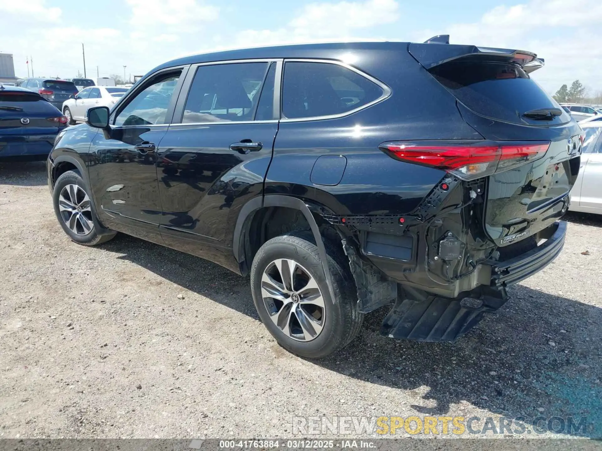 3 fotografías del automóvil dañado 5TDKDRAH7PS003300 TOYOTA HIGHLANDER 2023
