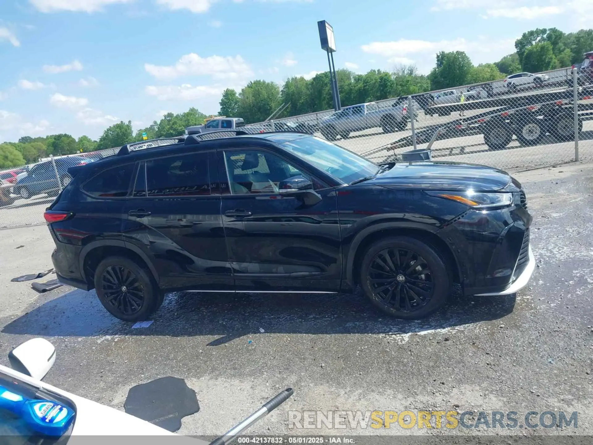 13 fotografías del automóvil dañado 5TDKDRAH7PS020856 TOYOTA HIGHLANDER 2023