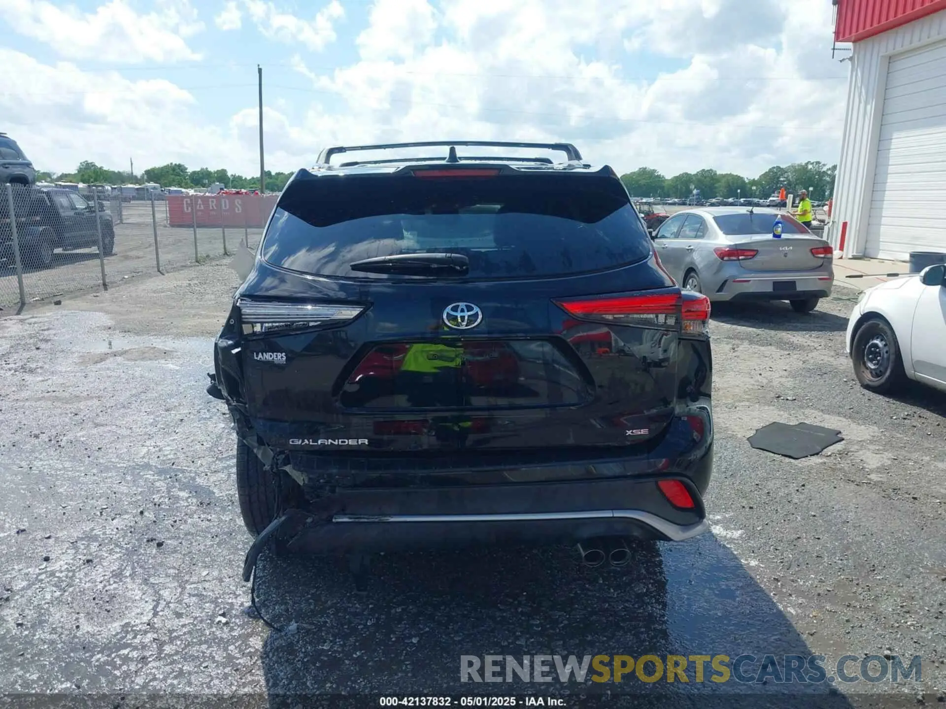 16 fotografías del automóvil dañado 5TDKDRAH7PS020856 TOYOTA HIGHLANDER 2023