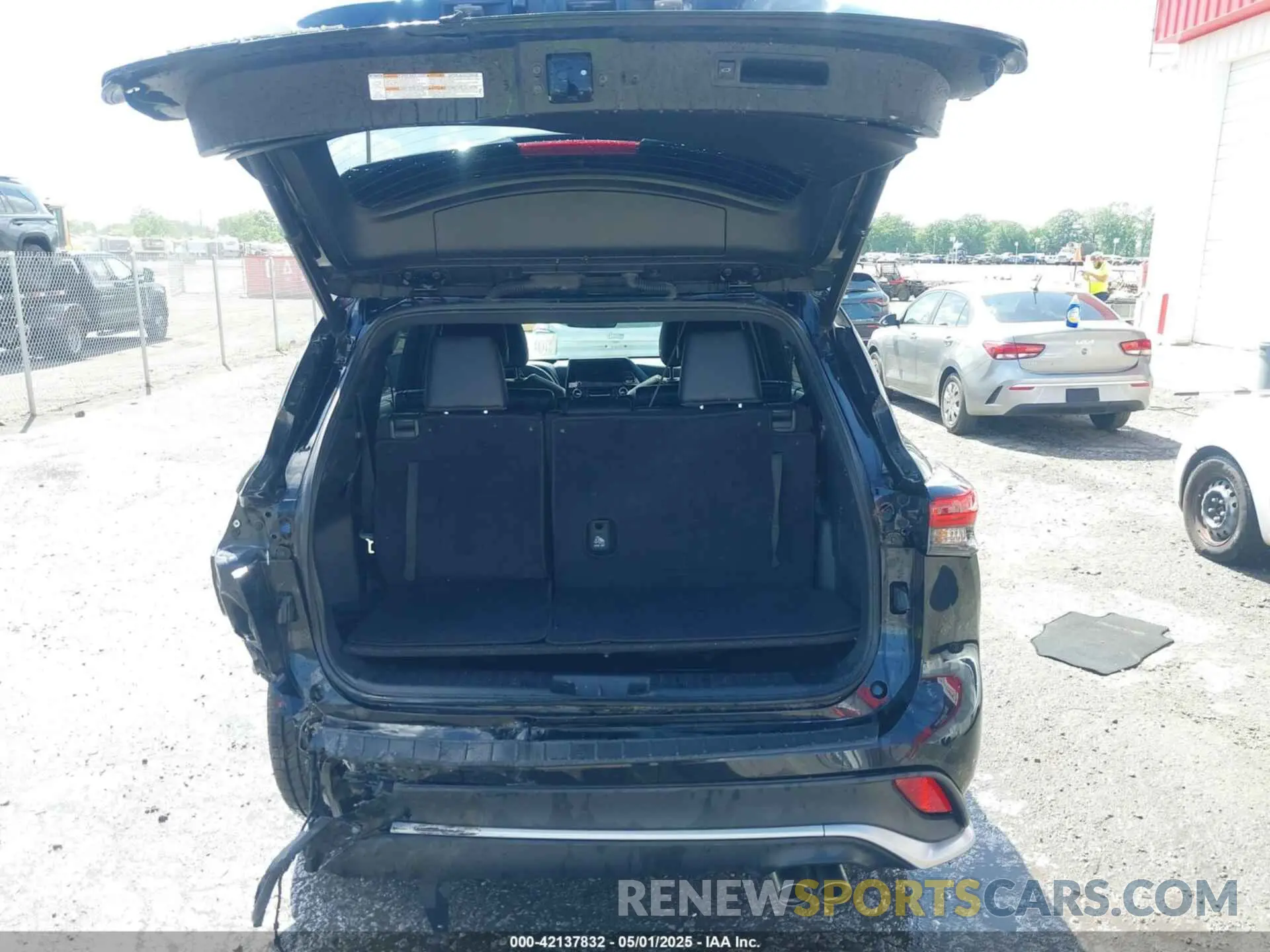 17 fotografías del automóvil dañado 5TDKDRAH7PS020856 TOYOTA HIGHLANDER 2023