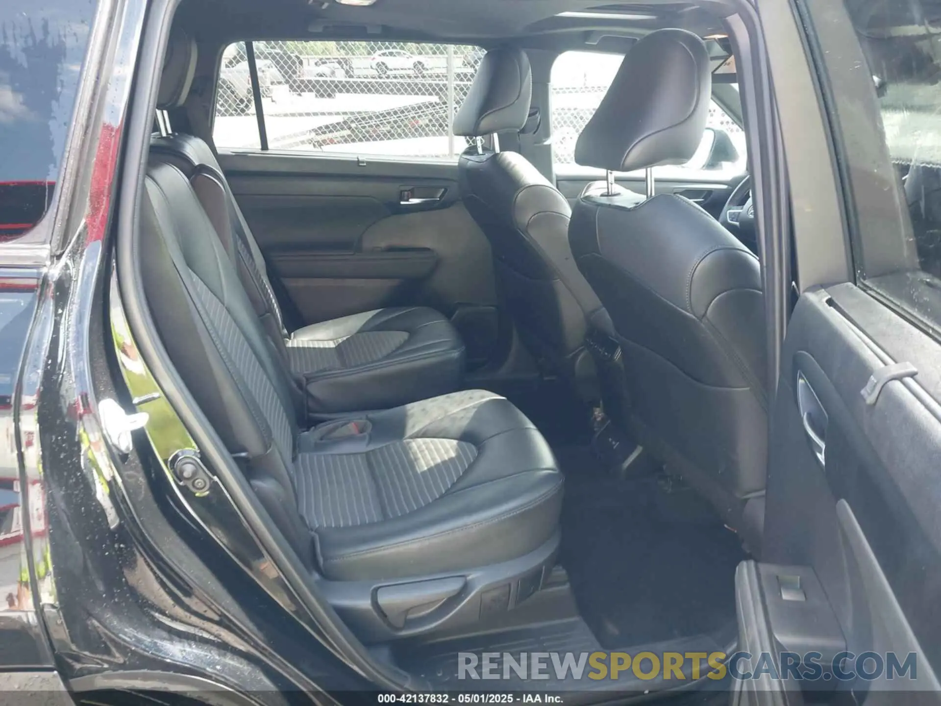 8 fotografías del automóvil dañado 5TDKDRAH7PS020856 TOYOTA HIGHLANDER 2023