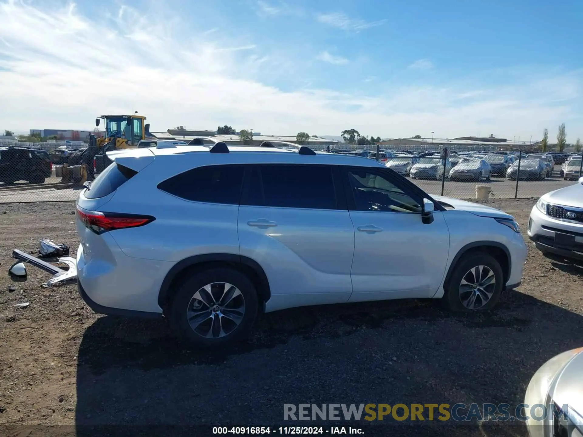 12 fotografías del automóvil dañado 5TDKDRAH7PS035681 TOYOTA HIGHLANDER 2023