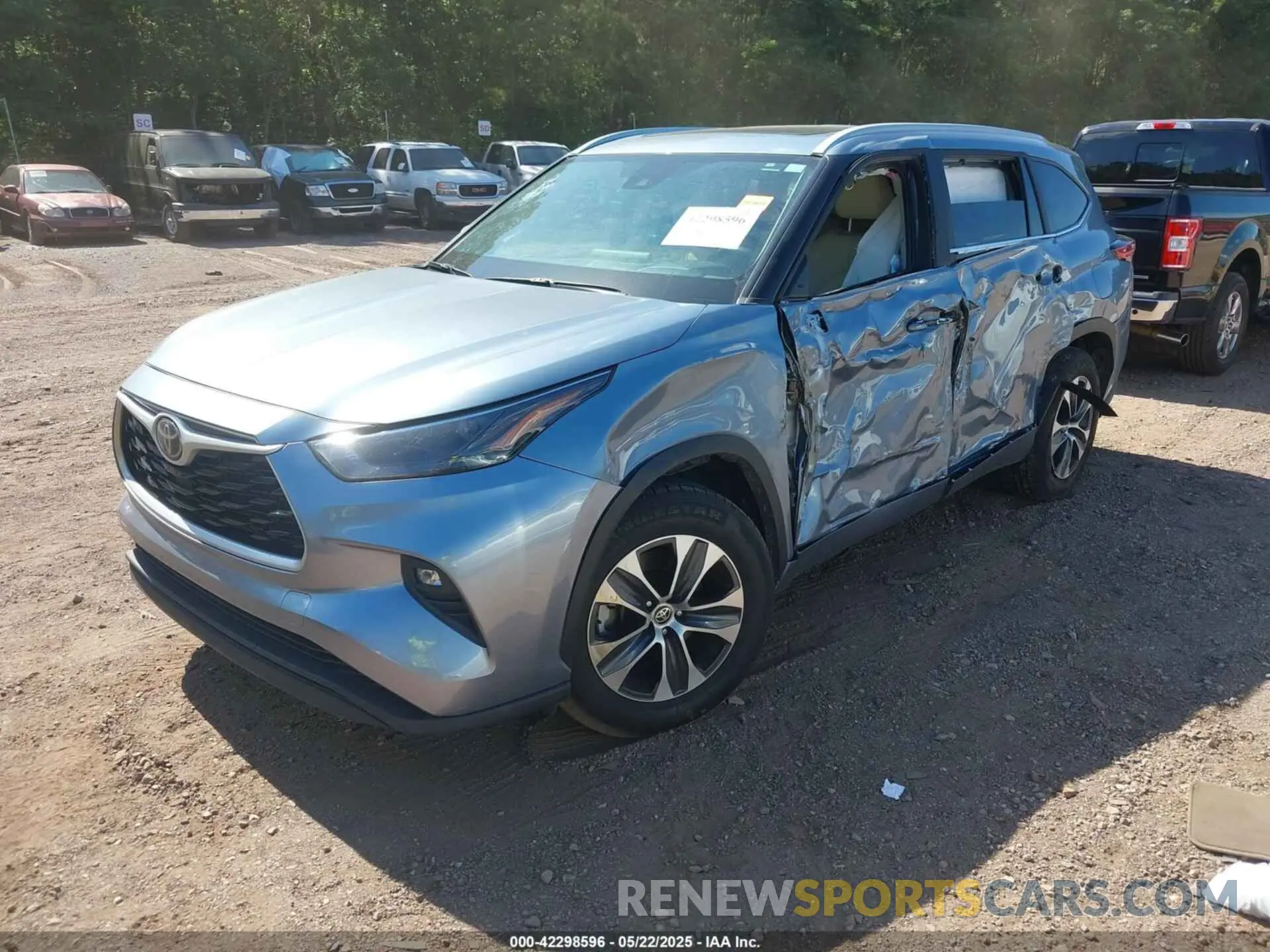 2 fotografías del automóvil dañado 5TDKDRAH7PS038449 TOYOTA HIGHLANDER 2023