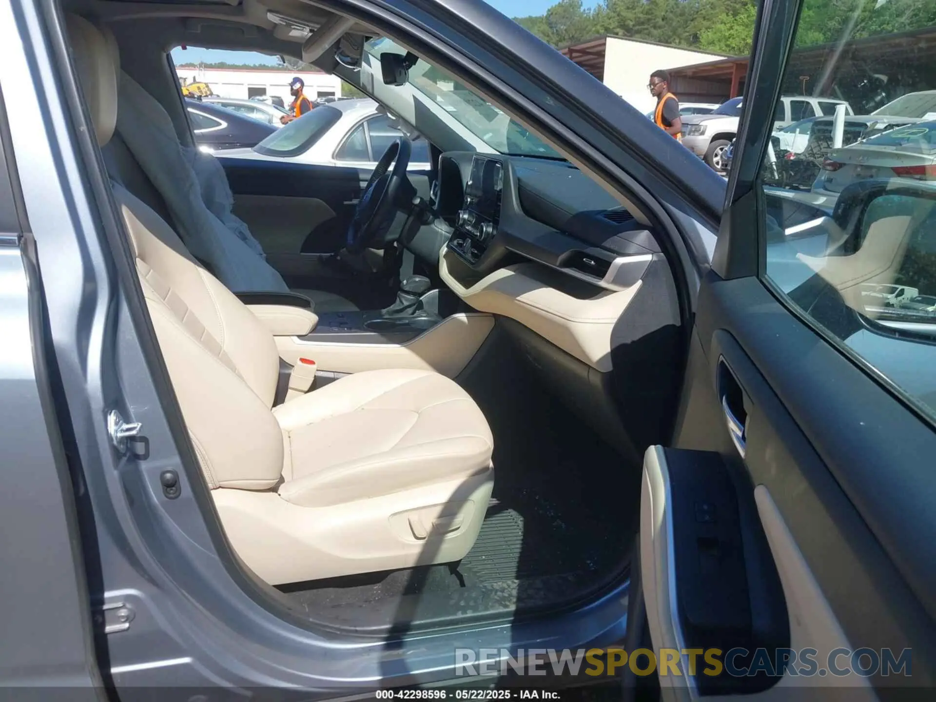 5 fotografías del automóvil dañado 5TDKDRAH7PS038449 TOYOTA HIGHLANDER 2023