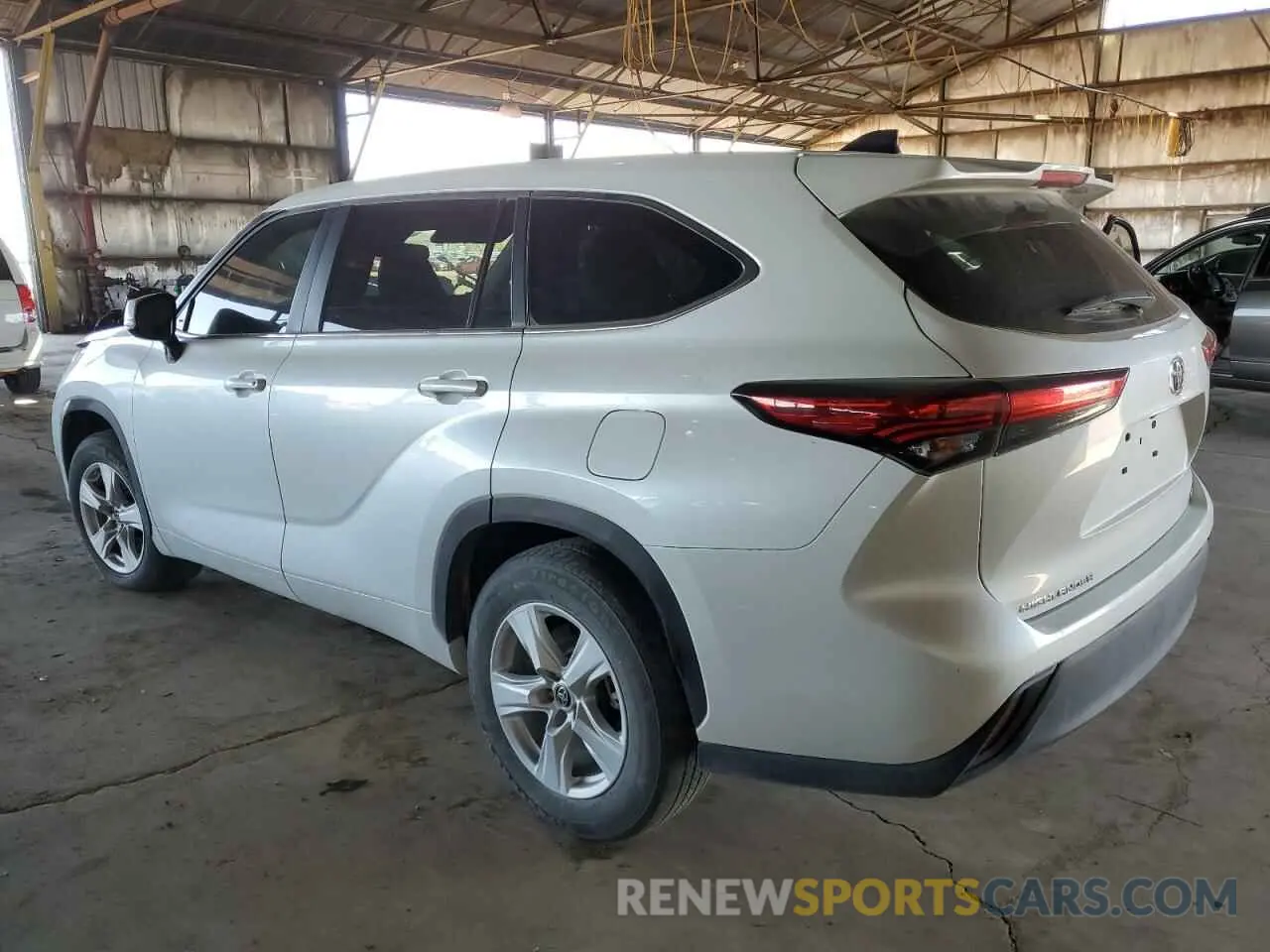 2 fotografías del automóvil dañado 5TDKDRAH7PS040945 TOYOTA HIGHLANDER 2023
