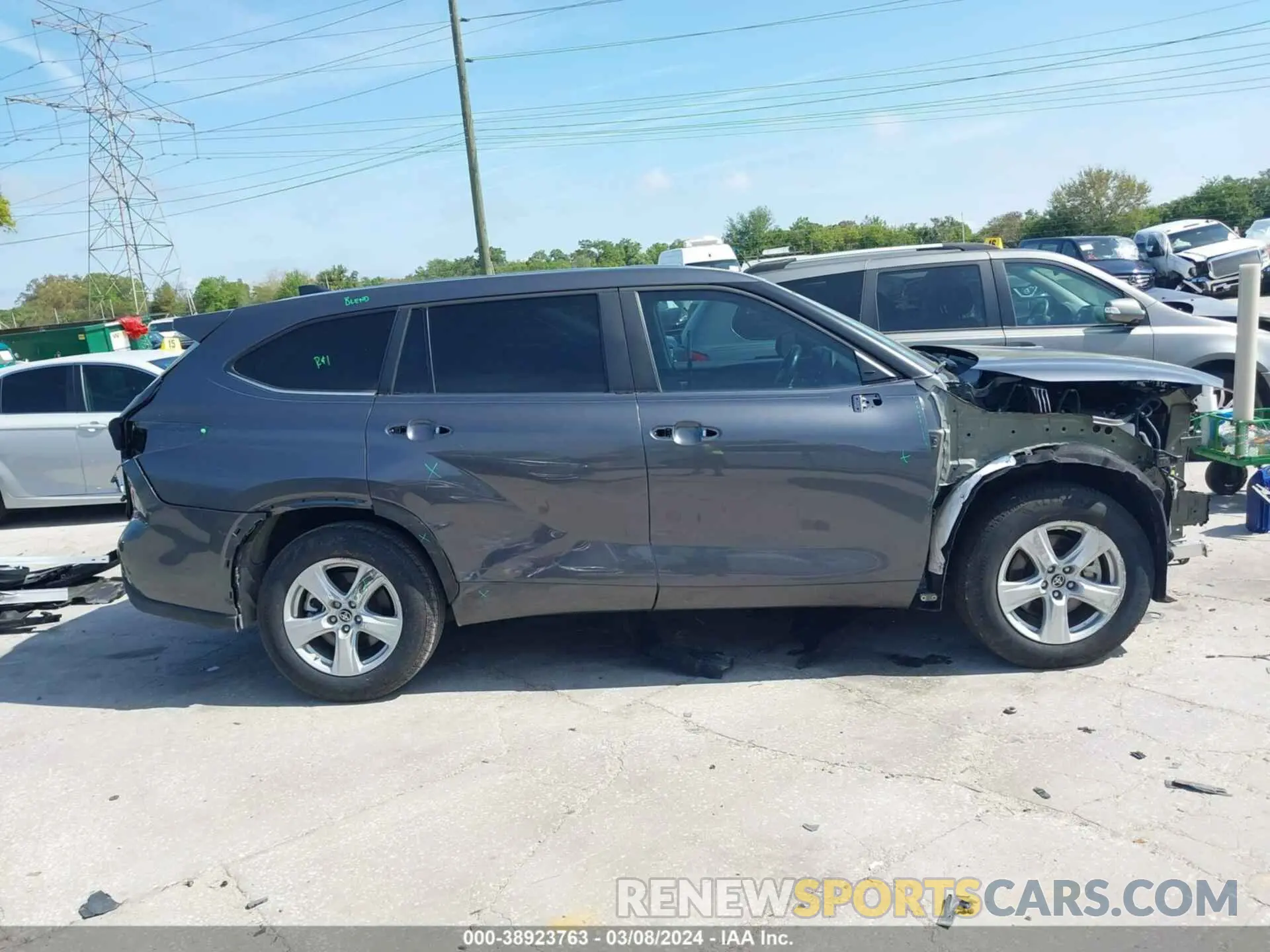 14 fotografías del automóvil dañado 5TDKDRAH7PS046647 TOYOTA HIGHLANDER 2023