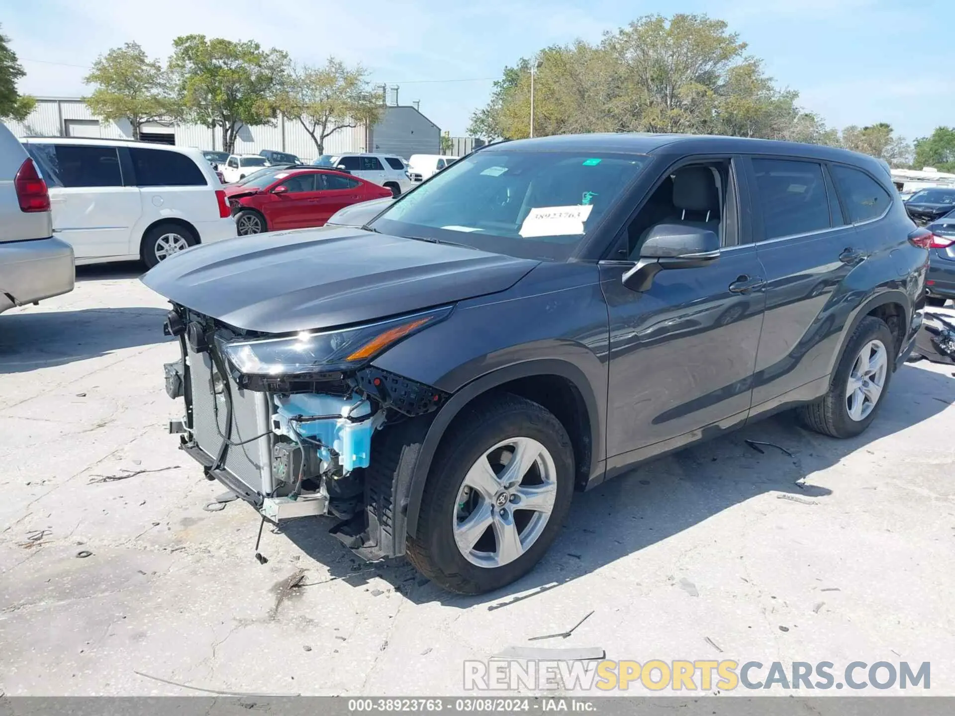 2 fotografías del automóvil dañado 5TDKDRAH7PS046647 TOYOTA HIGHLANDER 2023